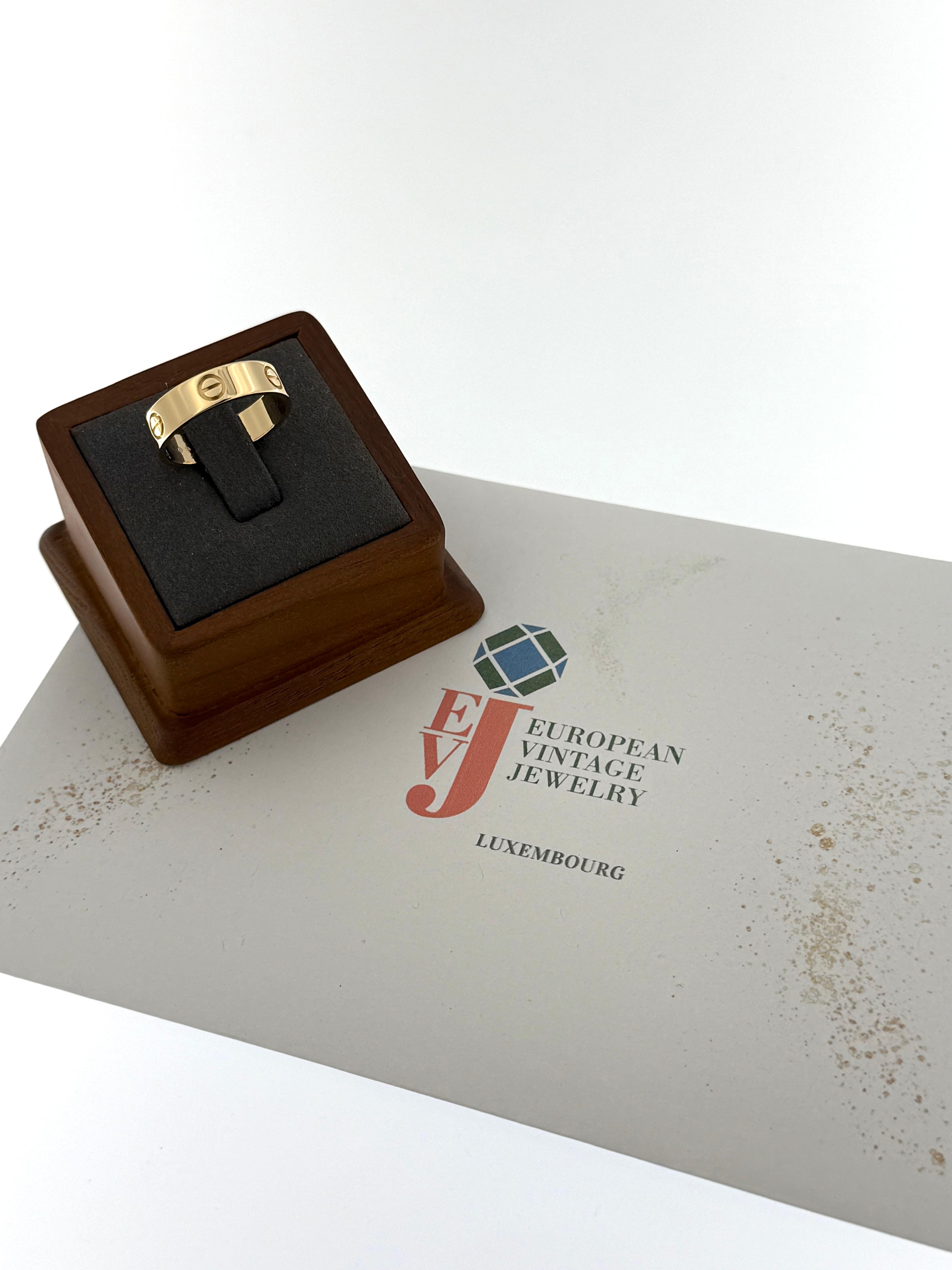 Cartier Love Ring Yellow Gold - size 60 For Sale 1