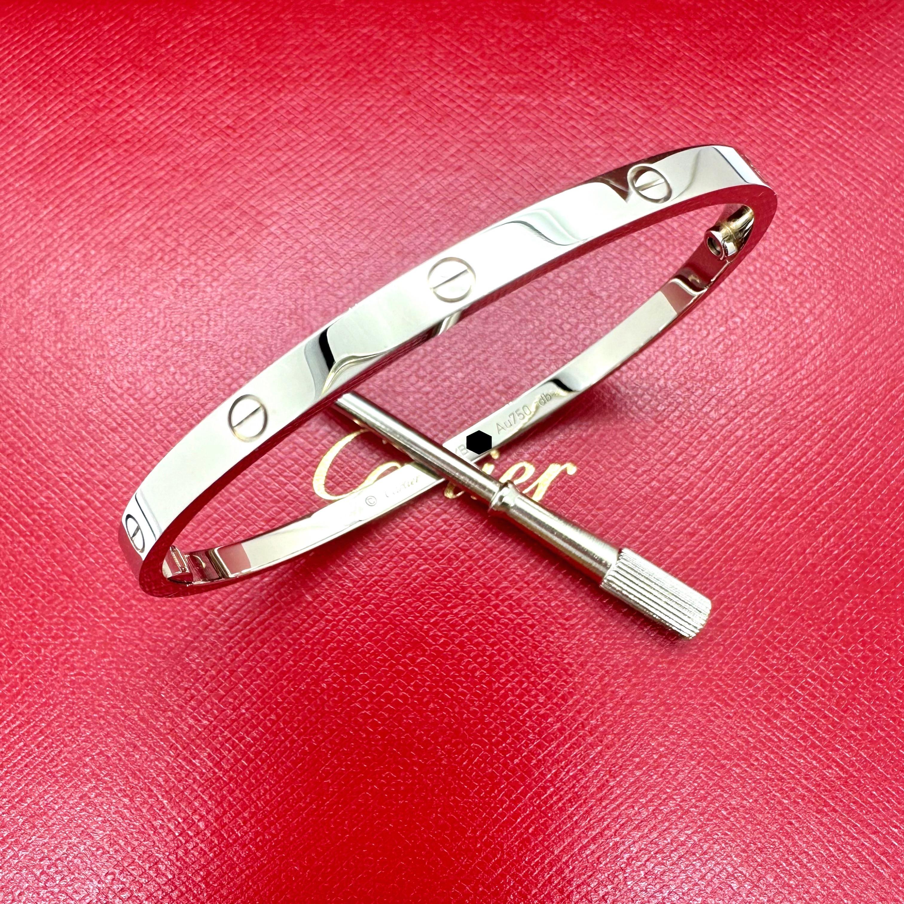 Cartier LOVE Kleines Modell 18kt Weißgold Armreif Armband Sz 17 Full Set 2