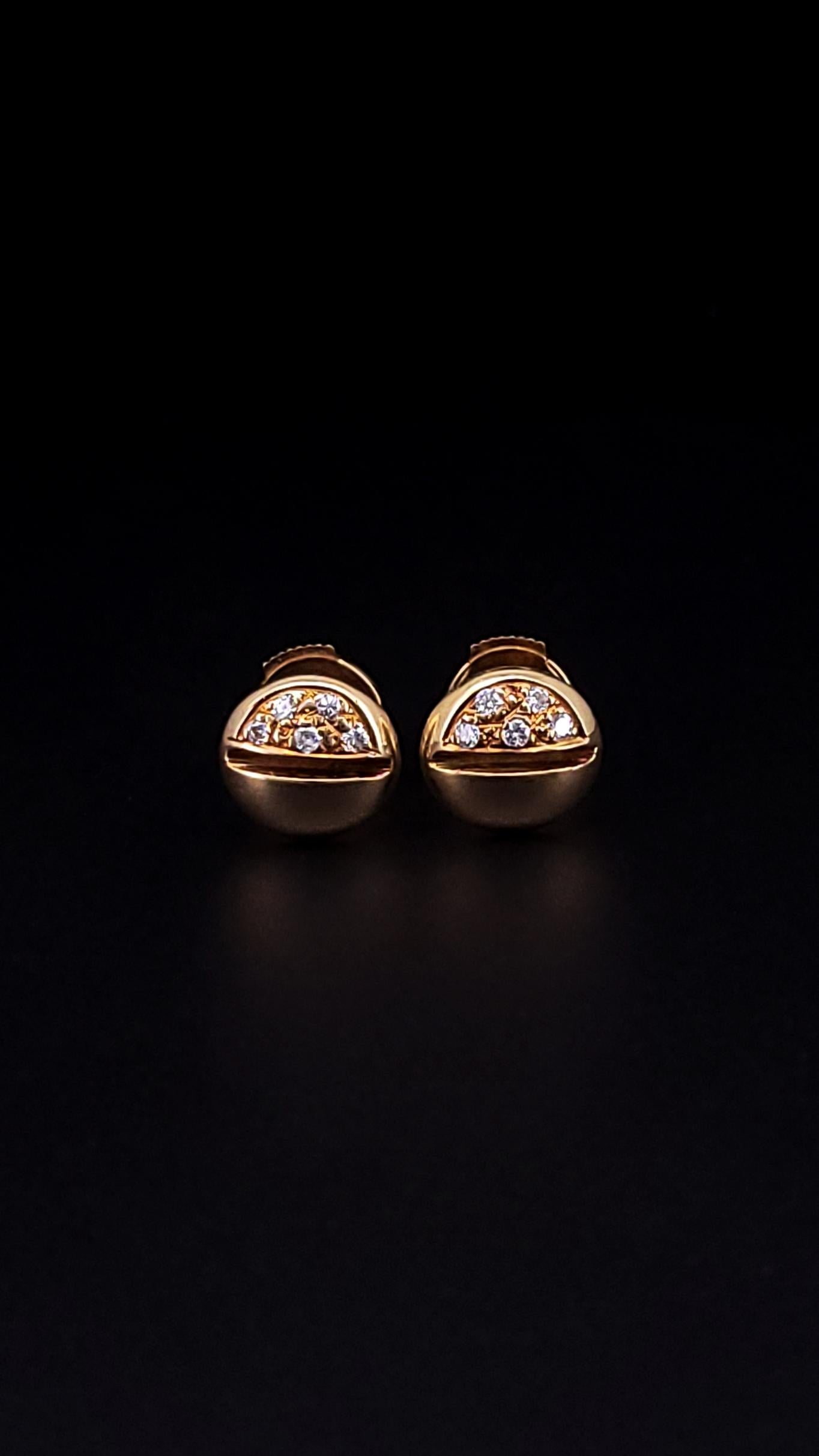 CARTIER LOVE VINTAGE 18K YELLOW GOLD WITH DIAMONDS EARRINGS

-Material: 18k Yellow Gold
-Diamonds: VVS D 0.25ct
-Dimension: 9mm
-Weight: 3.7 Grams

Est. Retail: $6,000