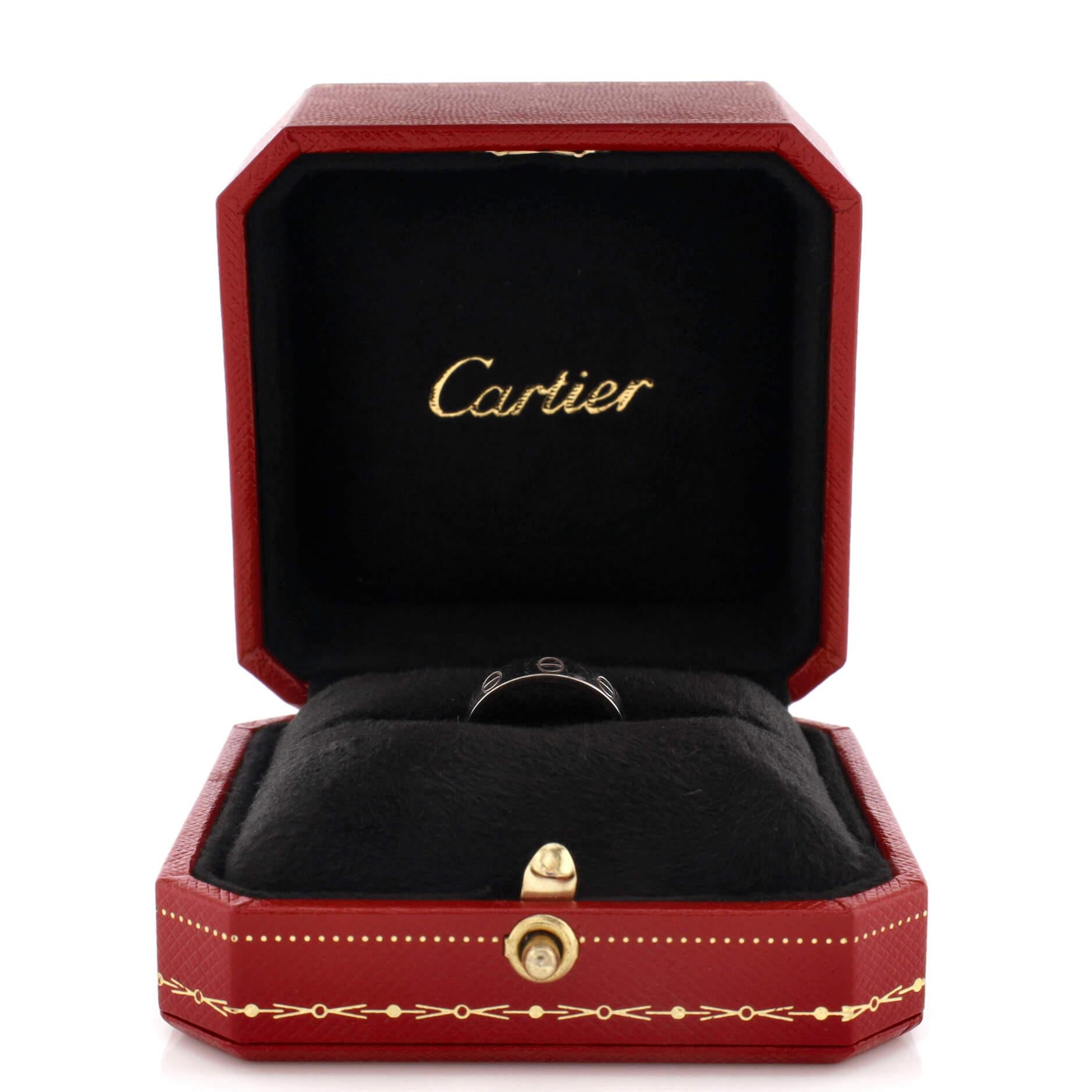 Zustand: Gut. Durchgehend mäßig starke Abnutzung.
Zubehör: Kein Zubehör
Abmessungen: Größe: 4 - 47, Breite: 3,65 mm
Designer: Cartier
Modell: Liebe Ehering Ring 18K Weißgold
Außenfarbe: Weißgold
Artikel Nummer: 224489/1