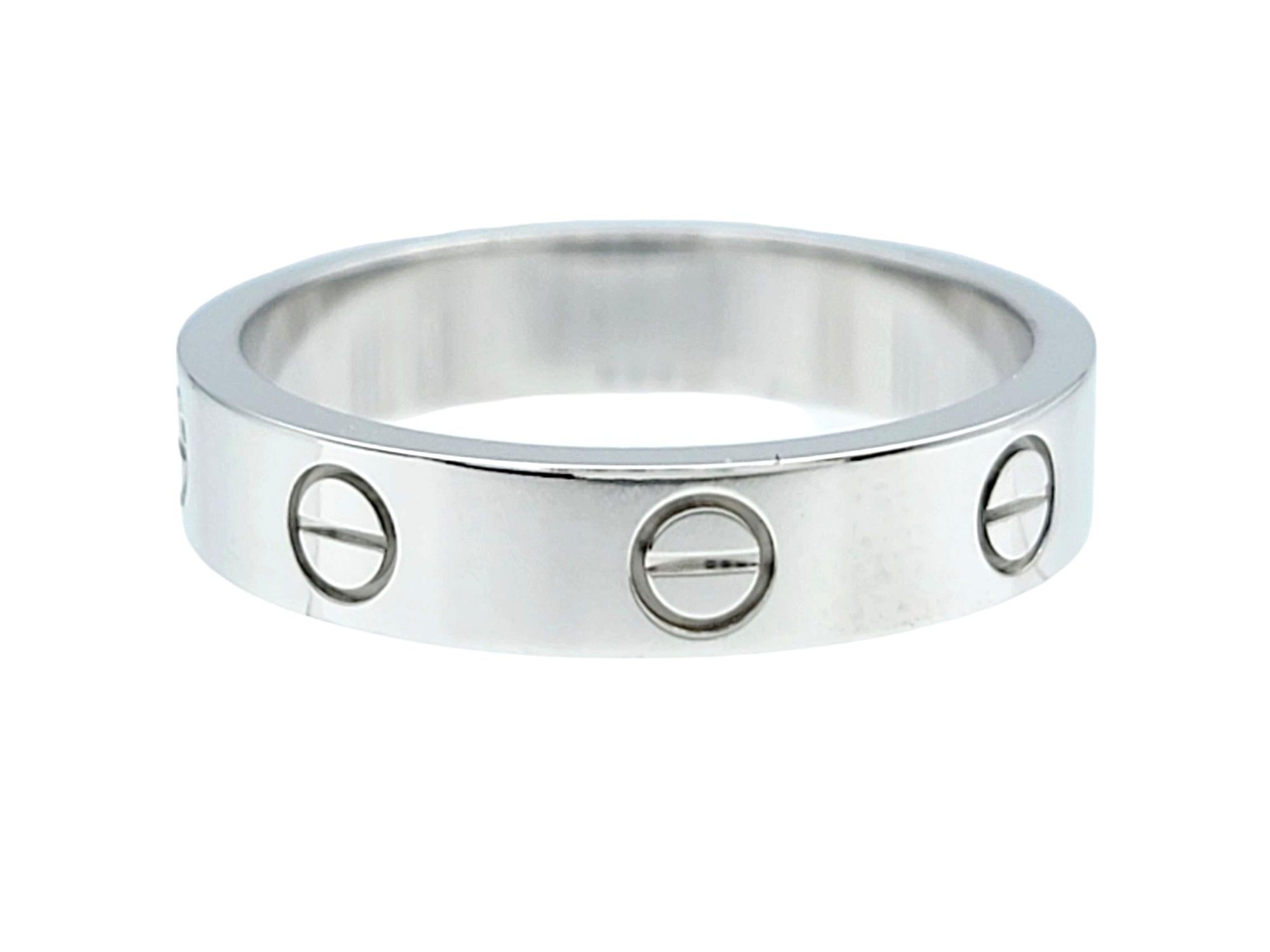 Alianza Cartier Love con un solo diamante redondo en oro blanco de 18 quilates Corte redondo en venta