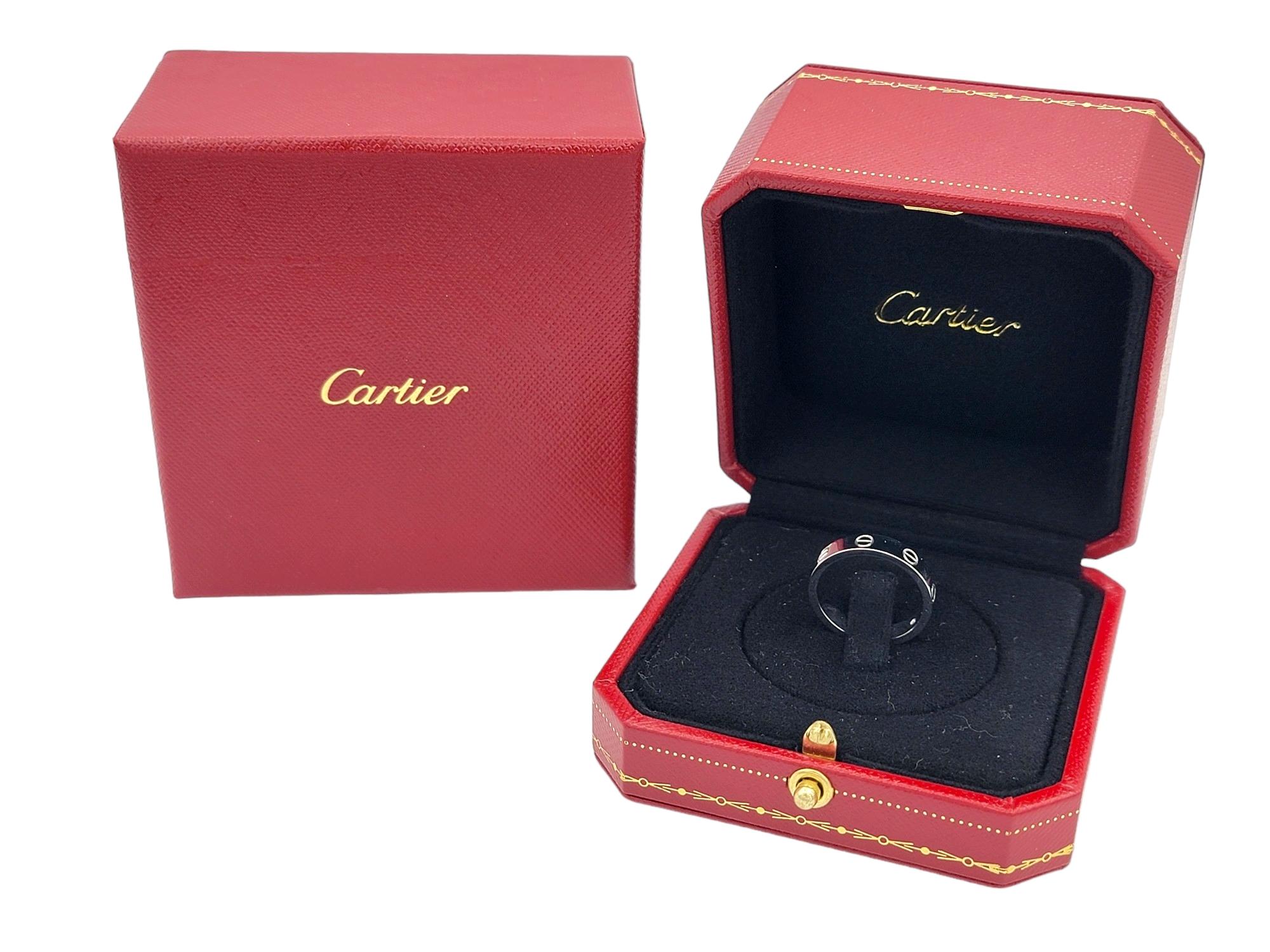 Cartier Love Ehering aus 18 Karat Weißgold mit einem runden Diamanten im Angebot 3