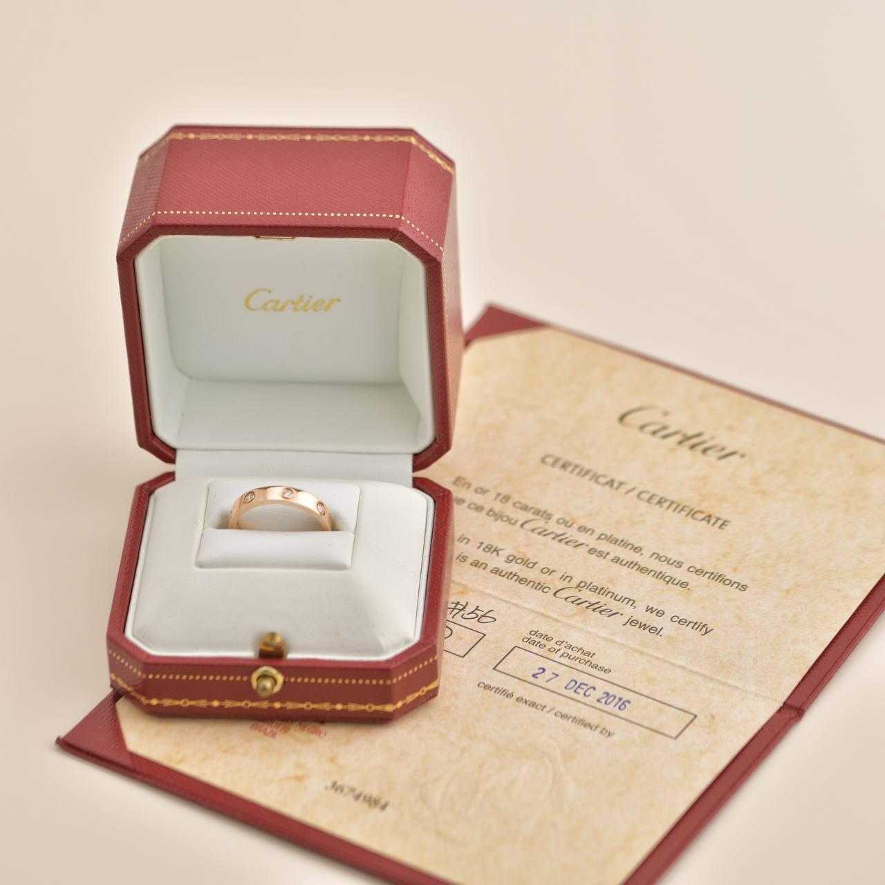 SKU.                                  	AT-1571
Brand	                                Cartier
Model	                                Love B4050856
Date                                        Circa 2014
Serial No.	                       