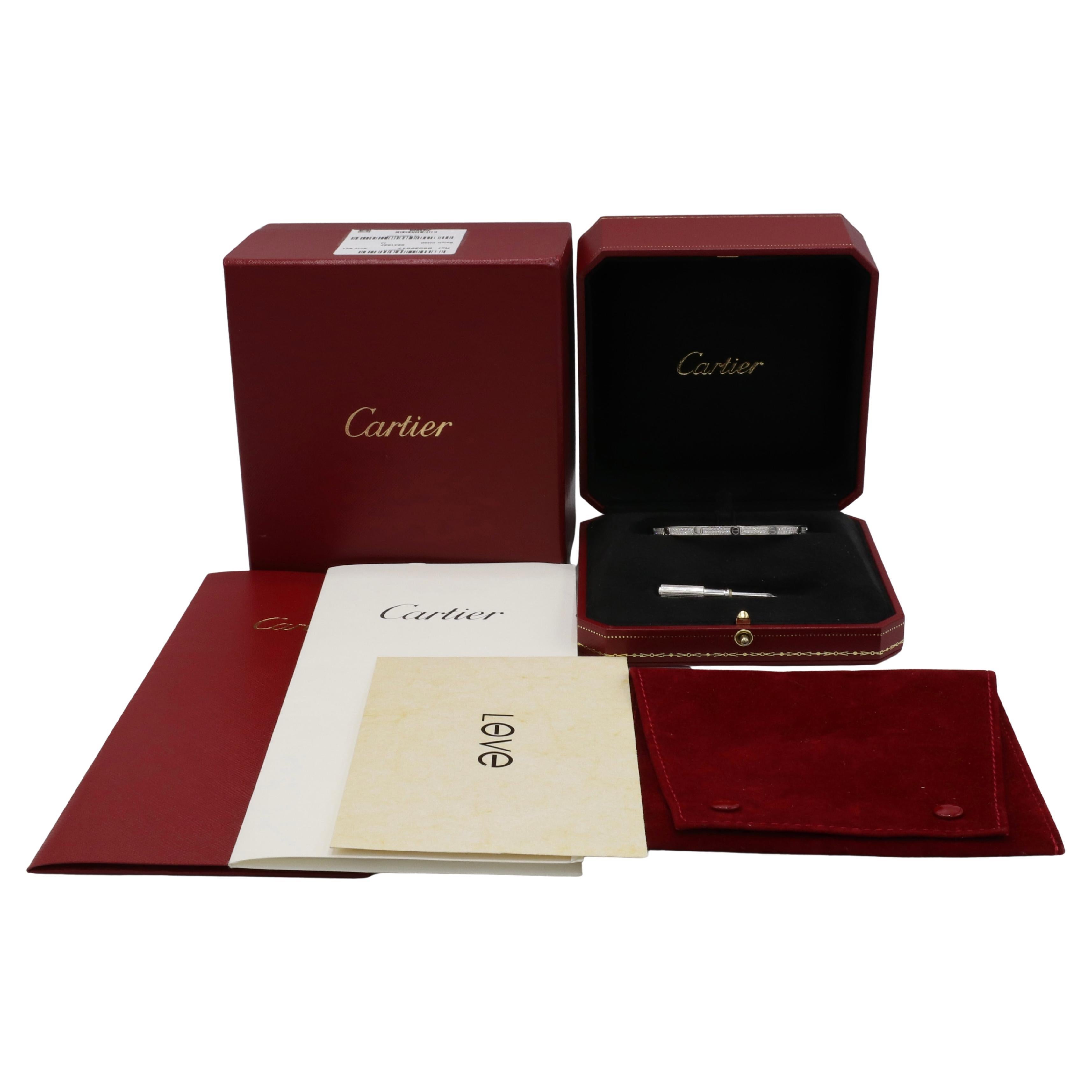 Cartier Liebe Weißgold natürliche Pave Diamant kleine Model Armreif Armband im Angebot 1