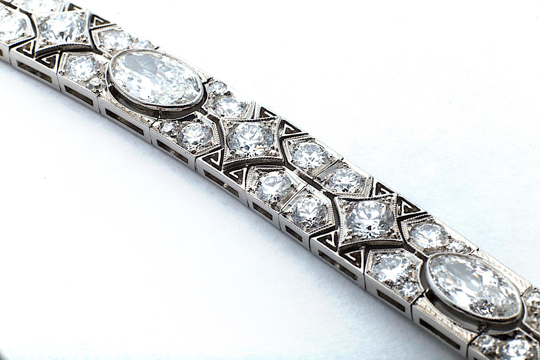 Marquise Cut Cartier France Magnificent Art Deco Diamond Platinum Bracelet