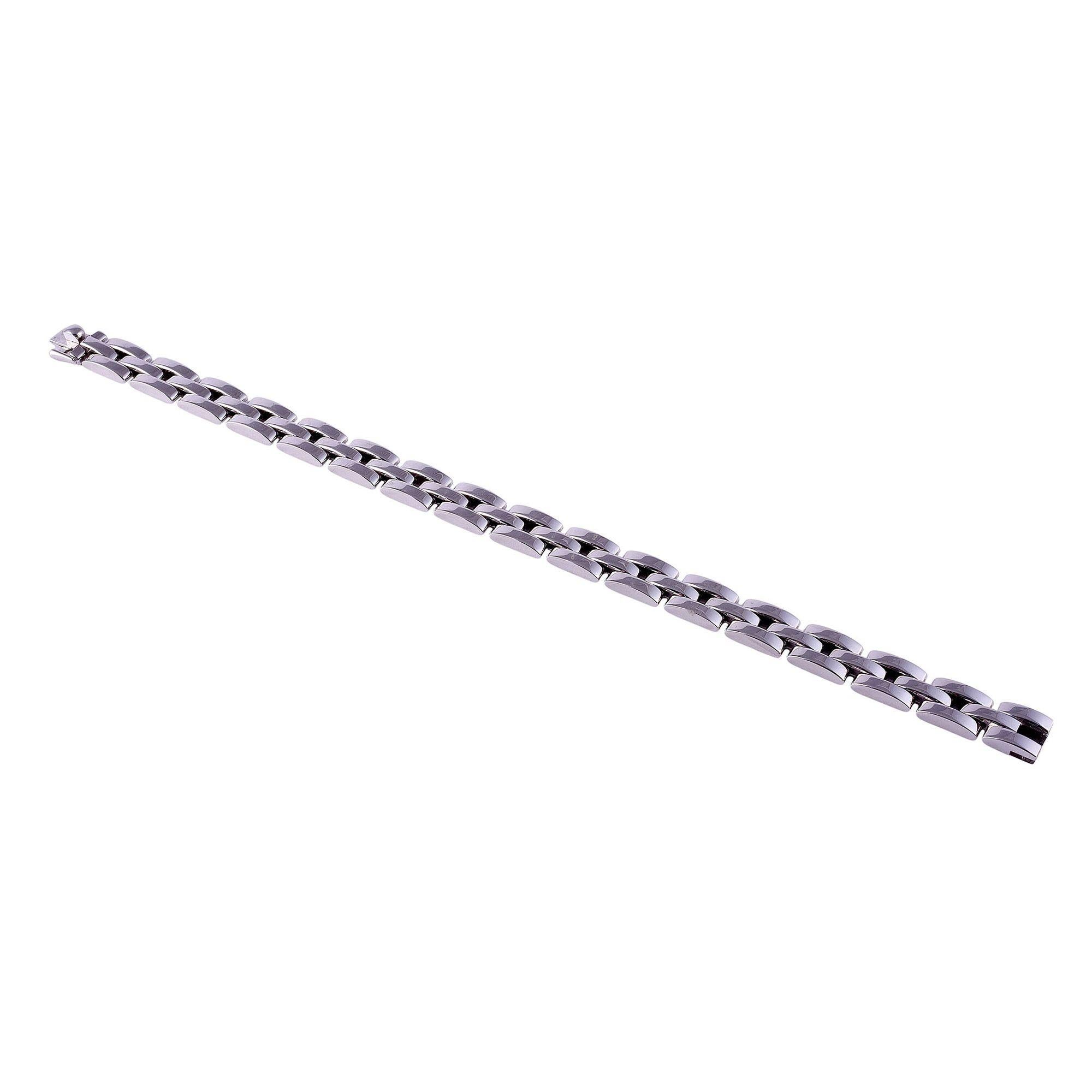 Estate French Cartier Maillon Panthere 18K white gold bracelet. This French bracelet is crafted in 18 karat white gold by Cartier. The Maillon Panthere bracelet is numbered 980543 and comes in a Cartier box. The Cartier bracelet weighs 42.7 grams.
