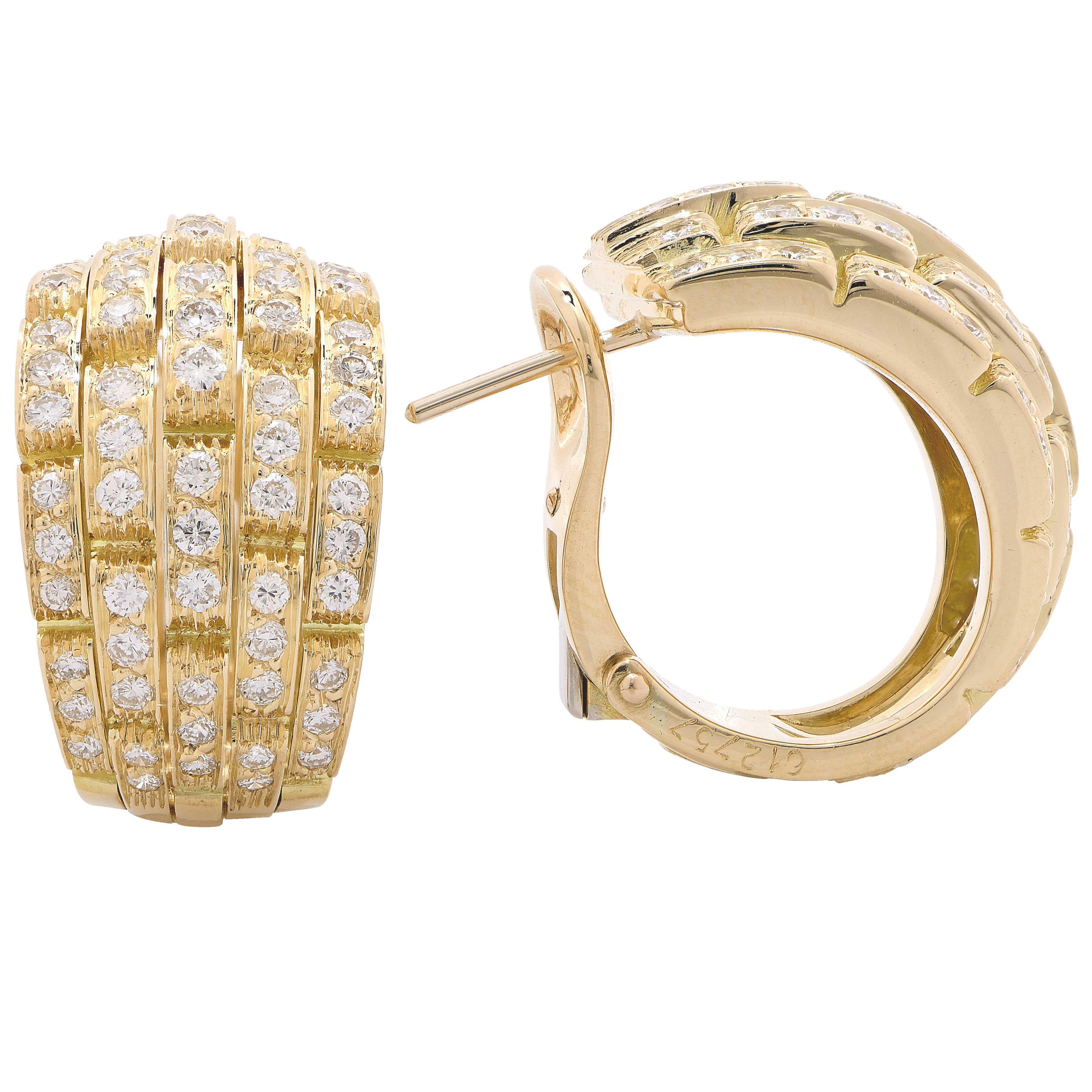 Round Cut Cartier Maillon Panthere Diamond Earrings in 18 Karat Yellow Gold, circa 1980