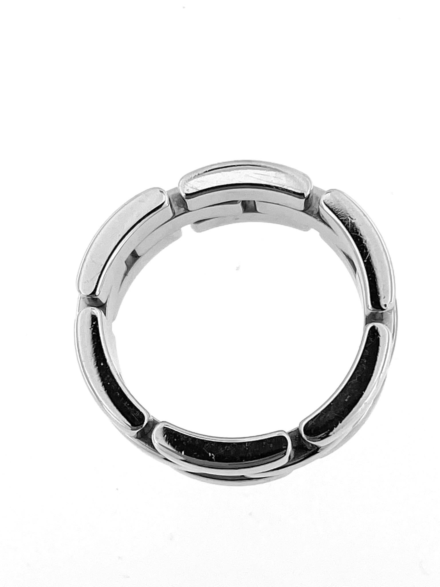 Modern Cartier Maillon Panthere Flexible Ring 18 karat White Gold For Sale