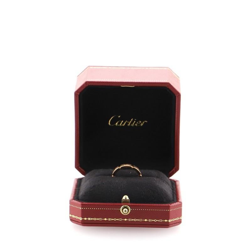 Zustand: Sehr gut. Weist durchgehend mäßige Gebrauchsspuren auf.
Zubehör: Kein Zubehör
Abmessungen:
Designer: Cartier
Modell: Maillon Panthere Hochzeit Band Ring 18K Rose Gold
Äußeres Material: 18K Rose Gold
Außenfarbe: Rose Gold
Artikel Nummer: