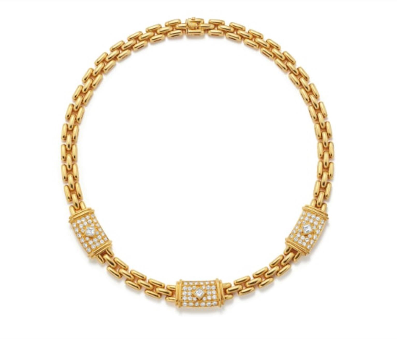 
A chic 18 karat yellow gold “Maillon” necklace by Cartier, embellished with round brilliant-cut diamonds. Made in France. Length approximately 15.50 inches.