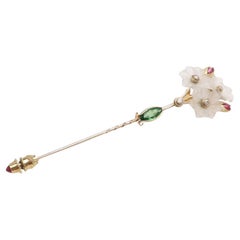 Cartier manner flower gold brooch, jabot pin, circa 1910-1930.