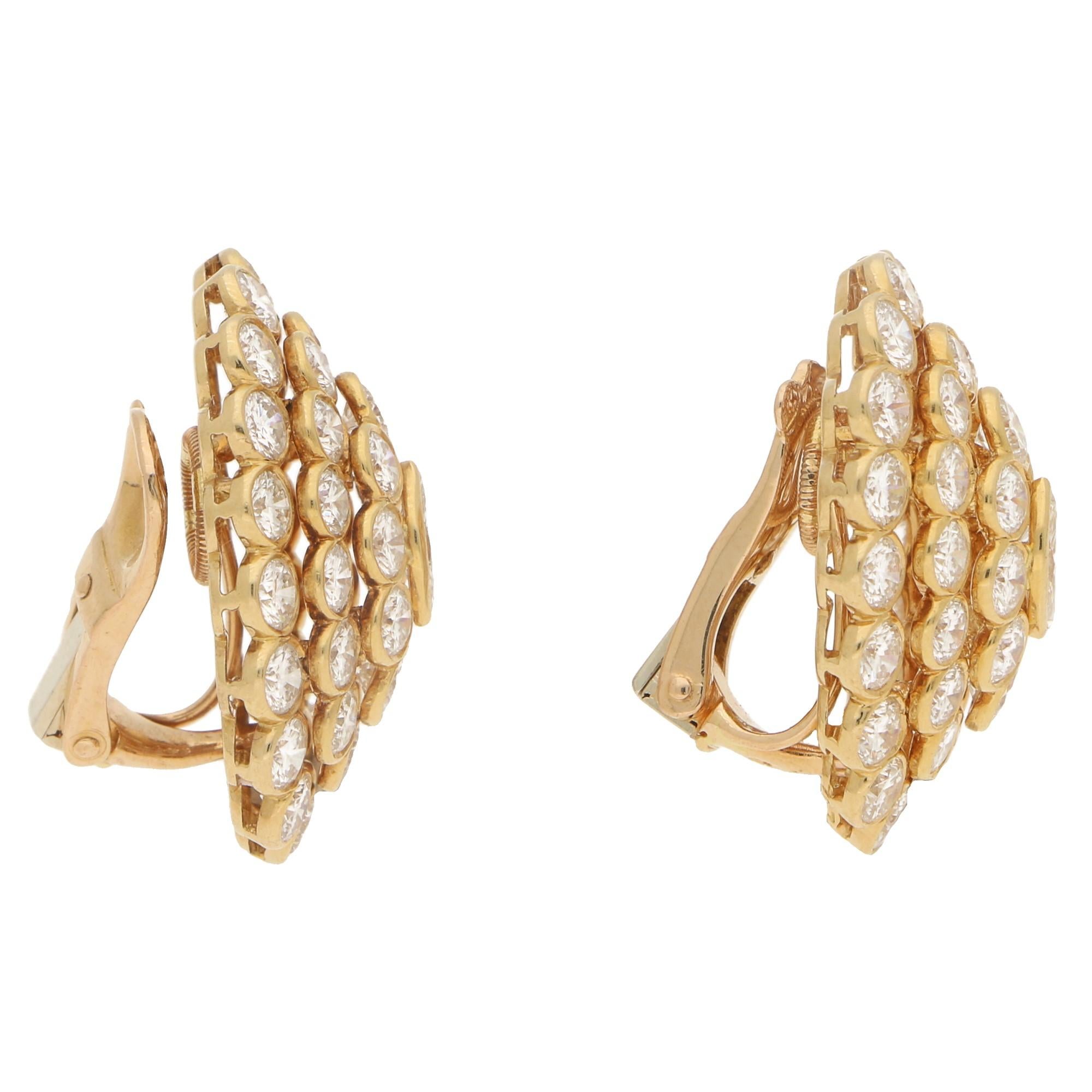 Vintage Cartier Diamond Cluster Earrings in 18 Karat Yellow Gold In Good Condition In London, GB