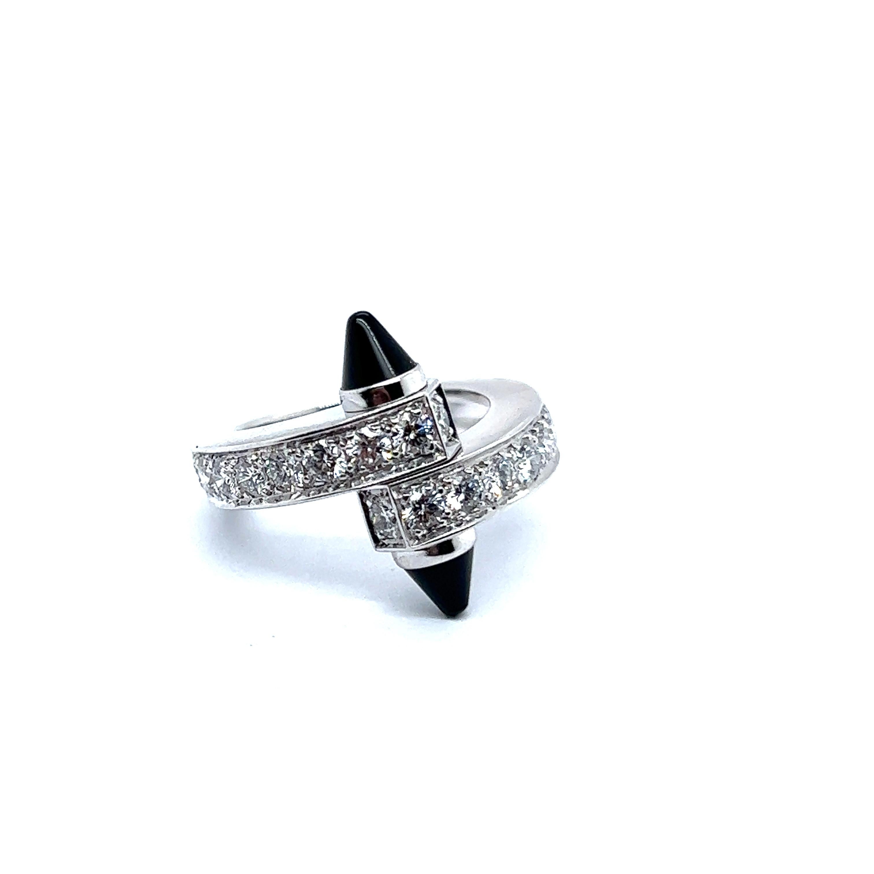 Brilliant Cut Cartier Menotte Ring with Diamonds and Onyx in 18 Karat White Gold 