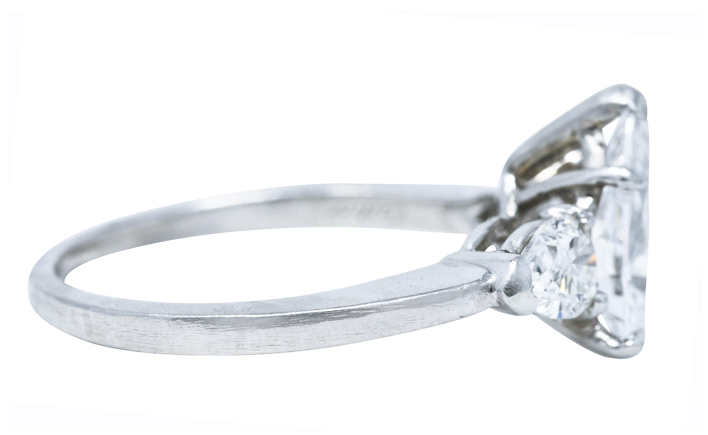 Cartier Verlobungsring mit drei Steinen, Mid-Century 2,06 Karat Diamant Platin Birne für Damen oder Herren