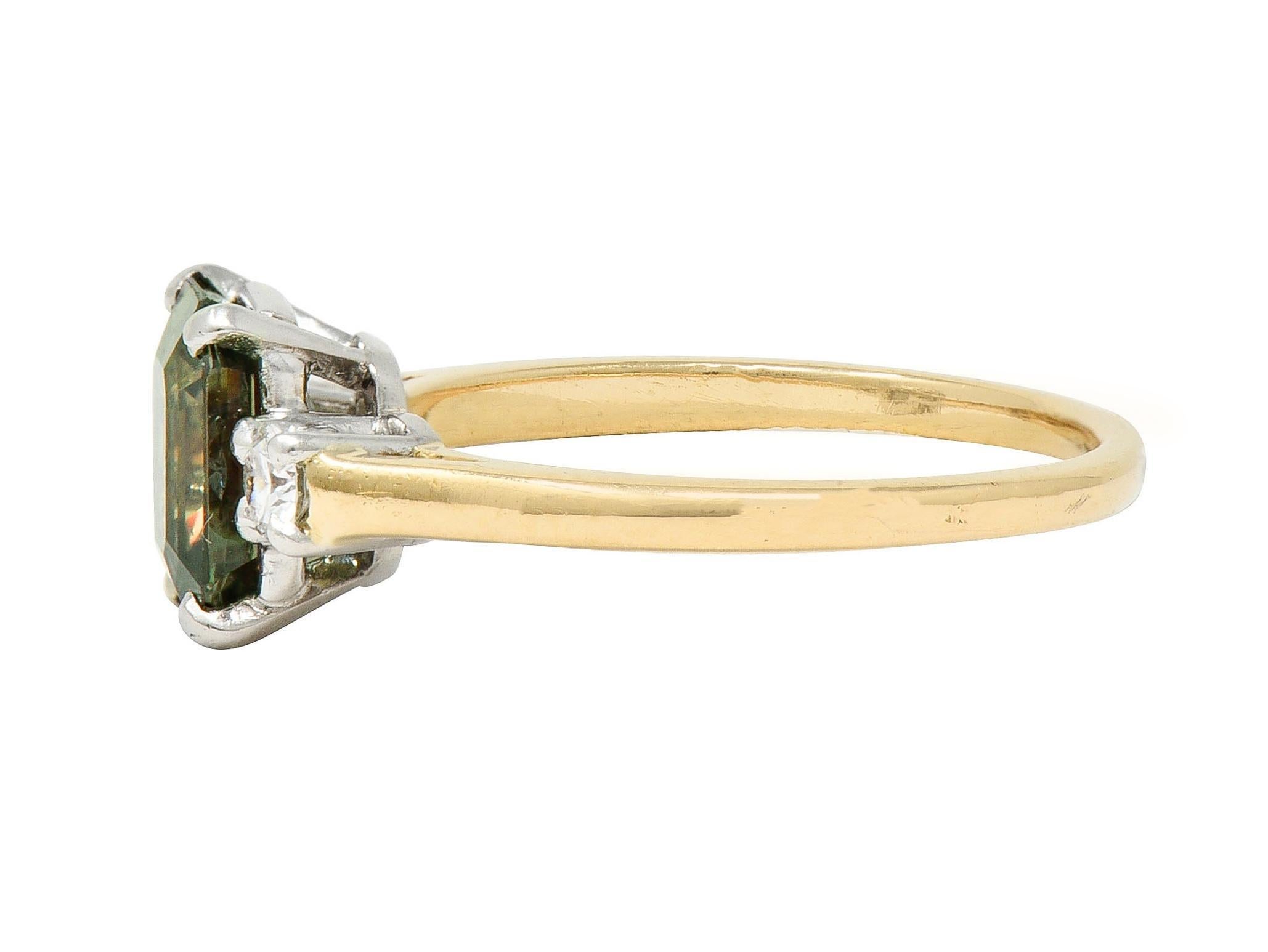 Cartier Mid-Century Alexandrite Diamond Platinum 14 Karat Gold Vintage Ring For Sale 3