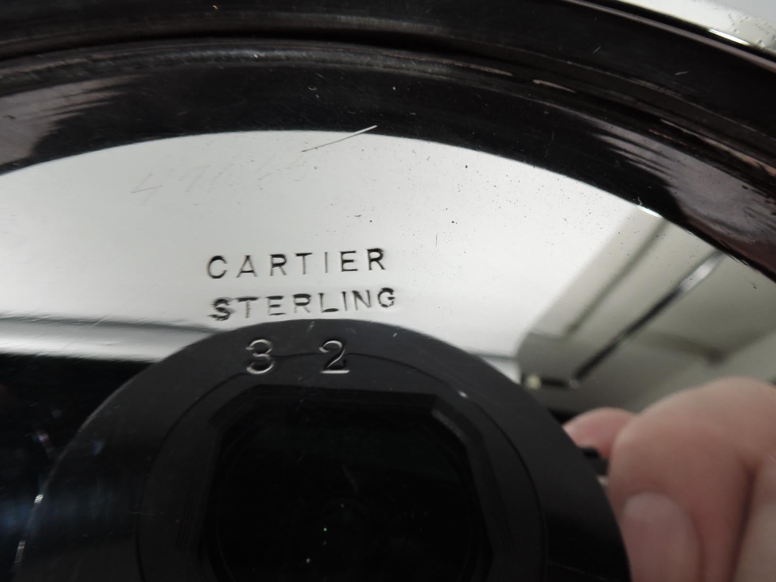 Cartier - Assiette à pieds en argent sterling moderne du milieu du siècle dernier Bon état - En vente à New York, NY