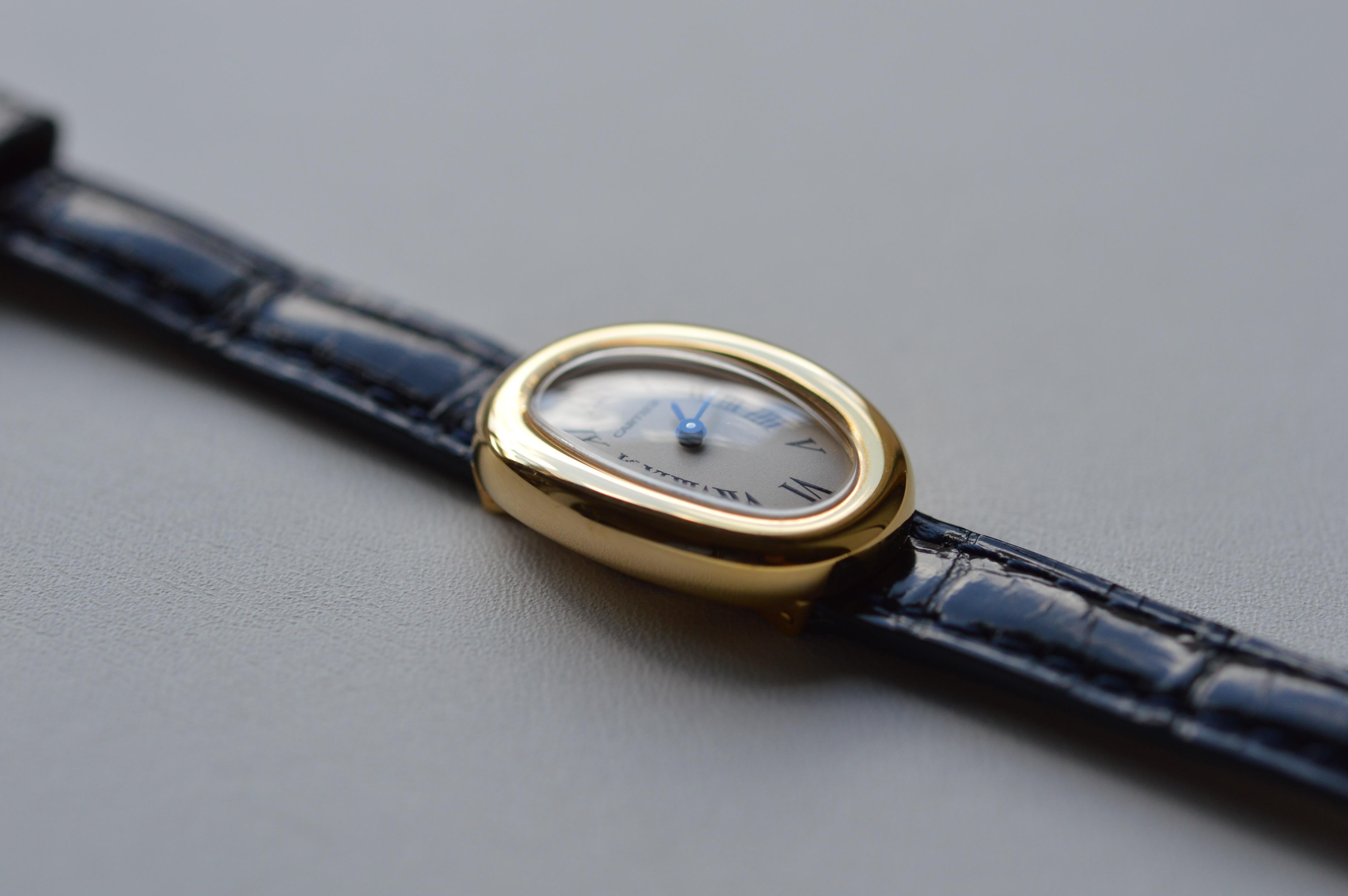 Cartier Mini Baignoire, bracelet en cuir et or jaune 18 carats, non porté Pour femmes en vente