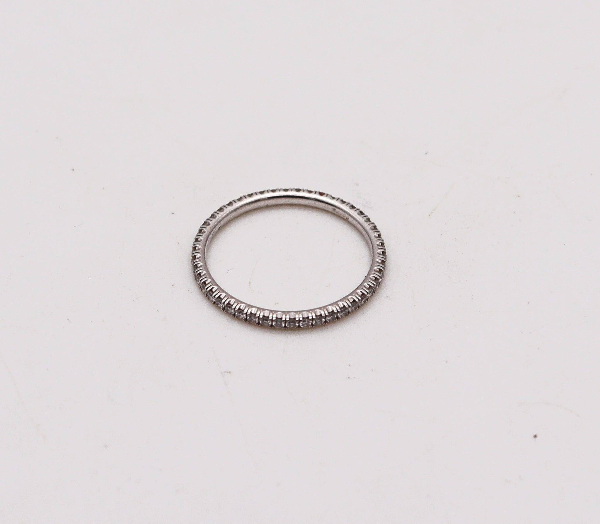 CARTIER Modern Eternity Band Ring In 18Kt White Gold With 44 VVS Diamonds In Excellent Condition For Sale In Miami, FL