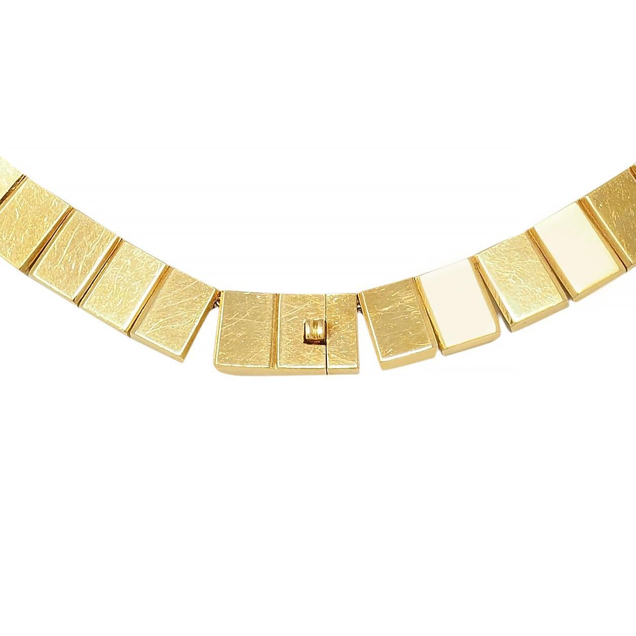 Cartier Modernist 18 Karat Yellow Gold Wave Link Vintage Necklace For Sale 4