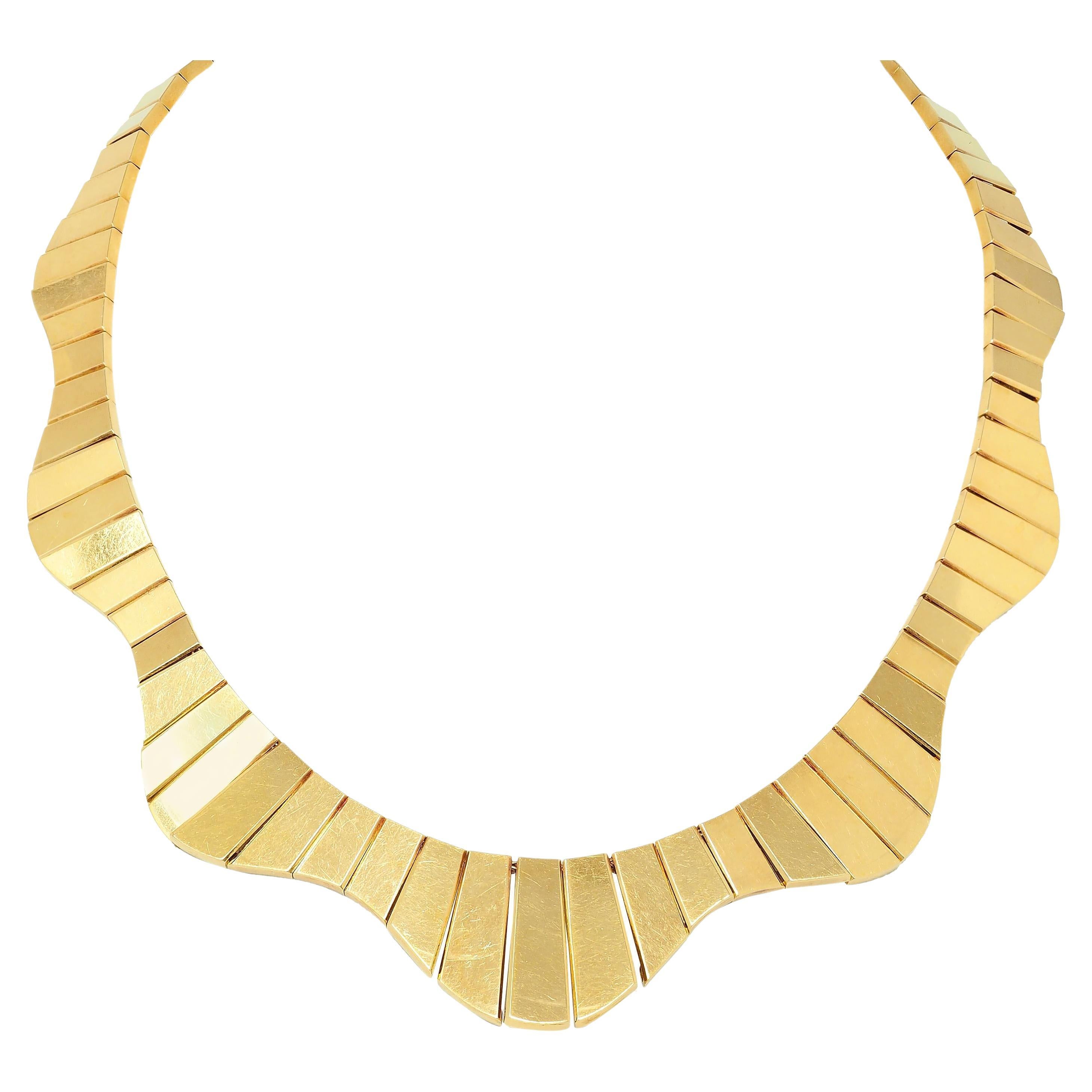 Cartier Modernist 18 Karat Yellow Gold Wave Link Vintage Necklace For Sale