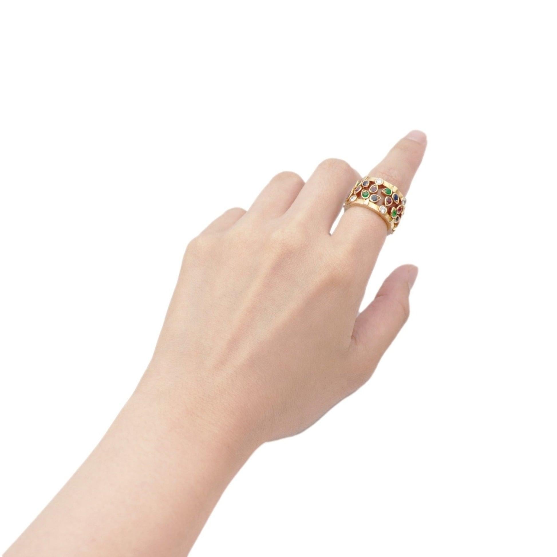 Cartier Ring aus 18 Karat Gelbgold mit mehrfarbigen Diamanten, Smaragden, Rubinen und Saphiren im Zustand „Gut“ im Angebot in London, GB