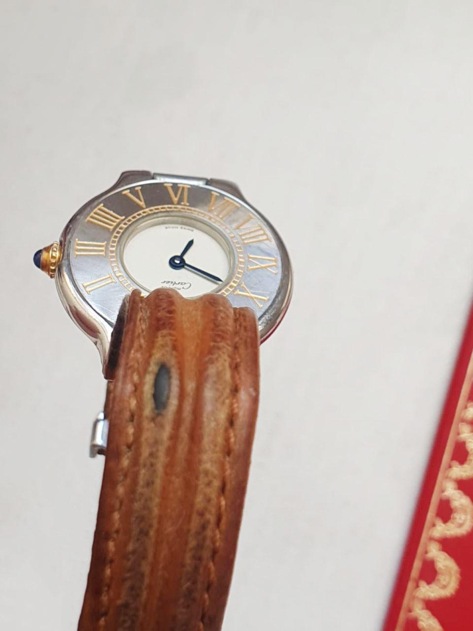 Reloj de pulsera de cuarzo para mujer Cartier Must de Cartier 21 de acero inoxidable y oro Moderno