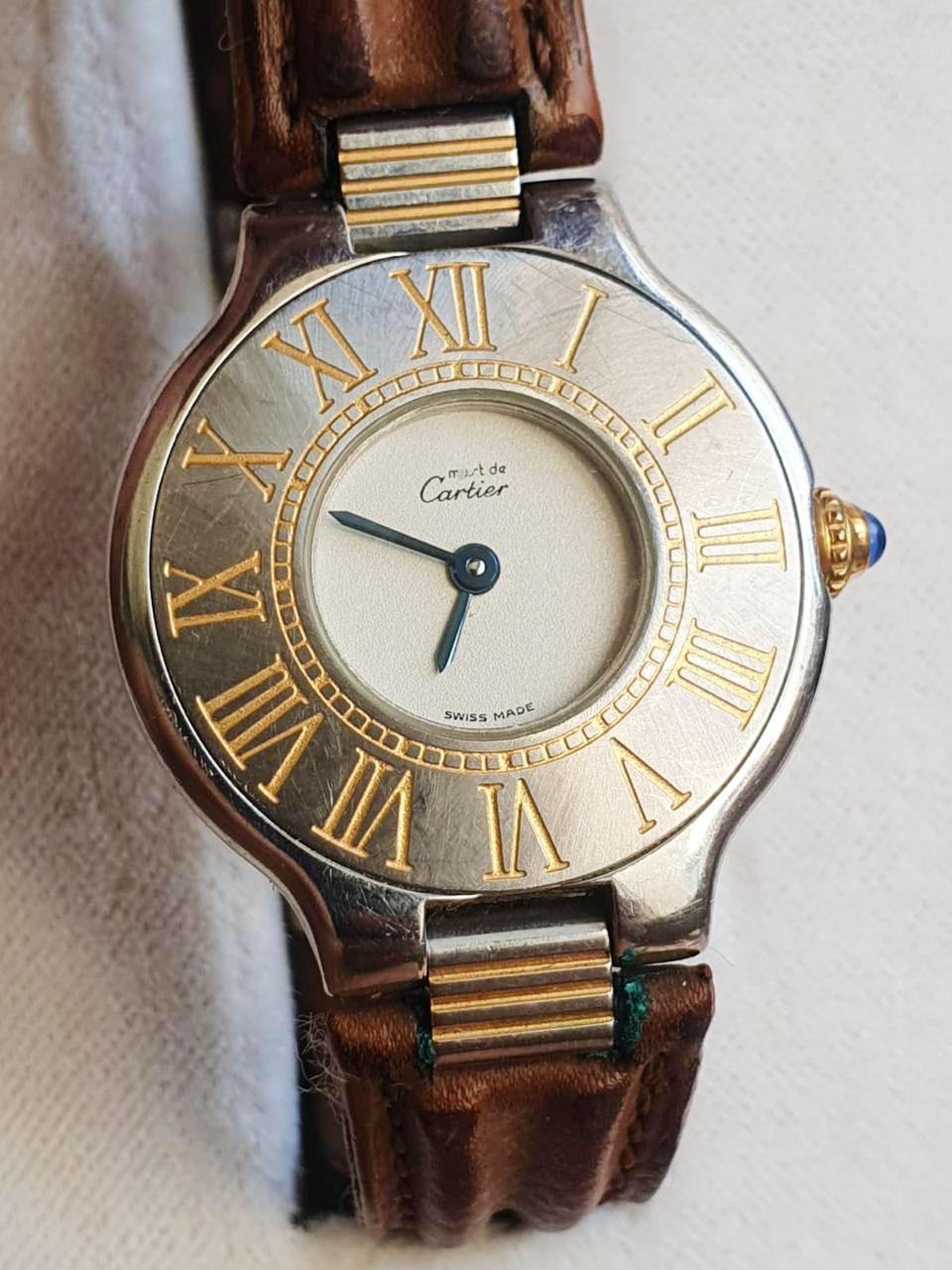 Reloj de pulsera de cuarzo para mujer Cartier Must de Cartier 21 de acero inoxidable y oro en Bueno Estado en Autonomous City Buenos Aires, CABA