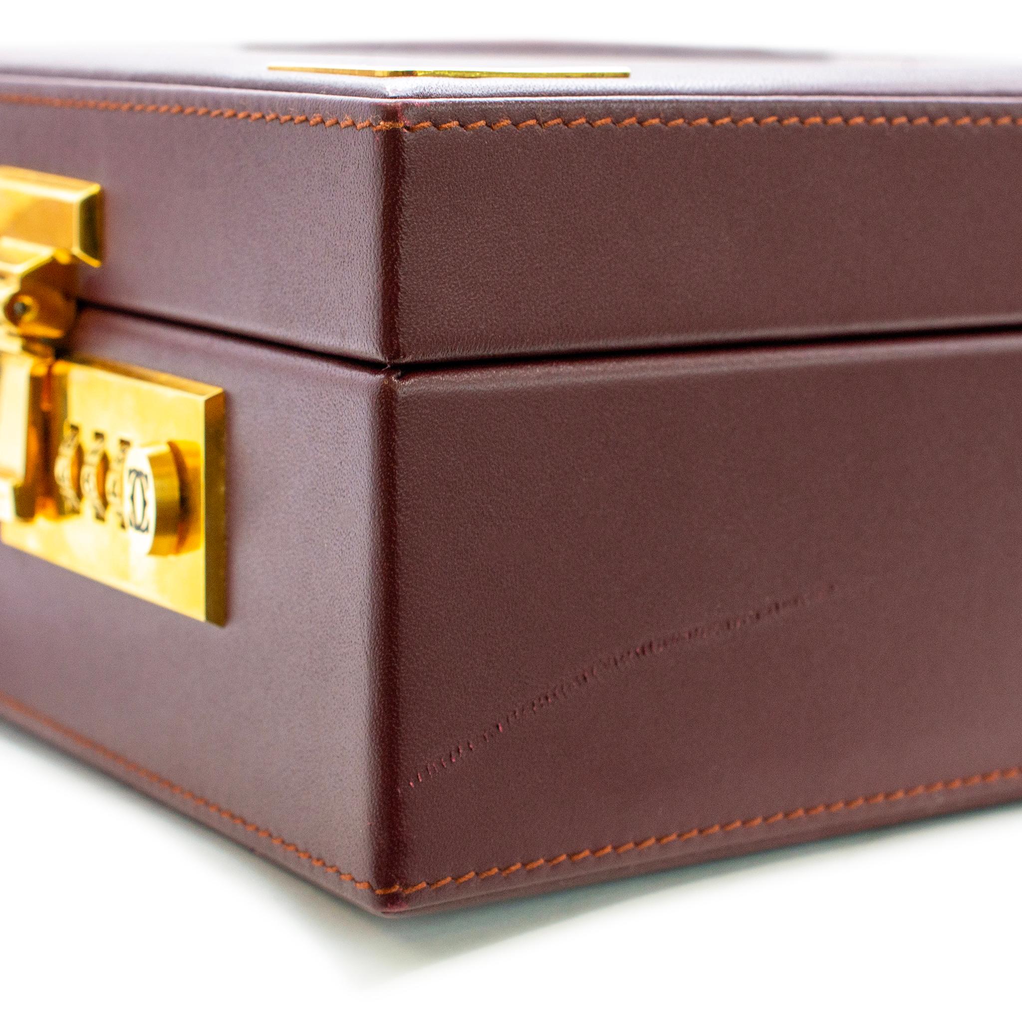 Cartier Must de Cartier Herren Aktentasche aus Leder mit Burgunderrotem C-Logo und Griff oben 3