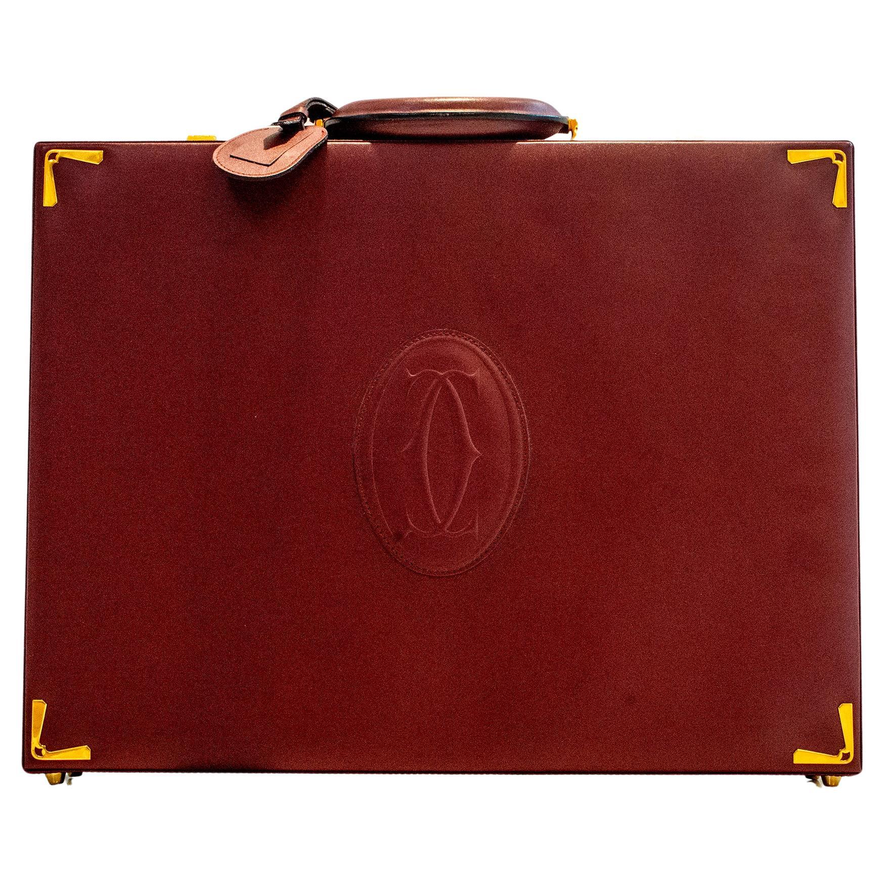 Must de Cartier A.I.C. C Logo en cuir rouge Bourgogne Porte-documents à poignée supérieure pour hommes en vente