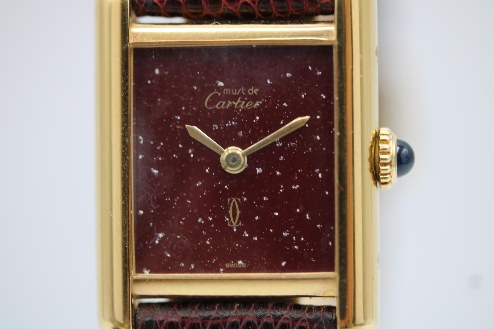 Cartier Must de Cartier Tank Esfera Borgoña Viento Manual Vintage Vermeil En caja en Bueno Estado en London, GB