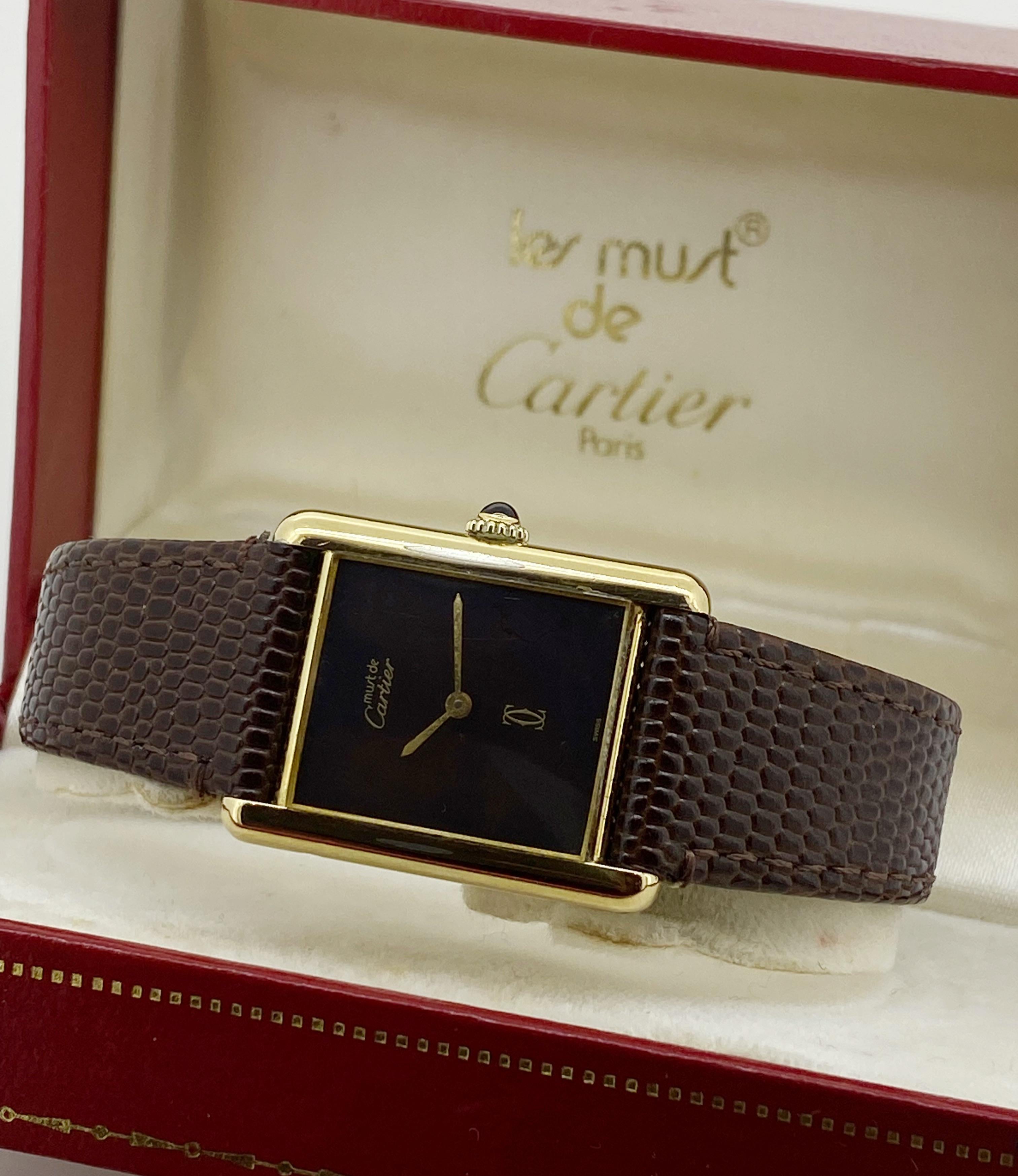 Must de Cartier Tank Borgogna (Mogano) Quadrante 23 mm Orologio manuale unisex In condizioni ottime in vendita a MELBOURNE, AU