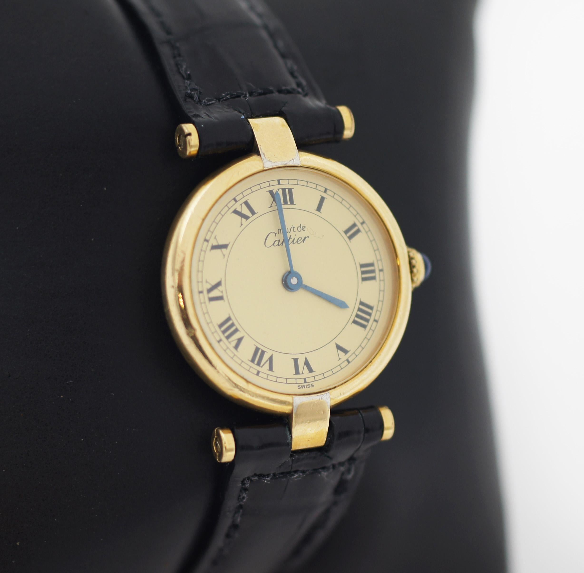 Cartier Must de Cartier watch is crafted in 18K gold plated sterling silver construction (Vermeil) and features a Swiss made quartz movement.
Circa 1990s
Rare vintage original Cartier
Solid 925 silver yellow gold plated
Size 24mm excluding