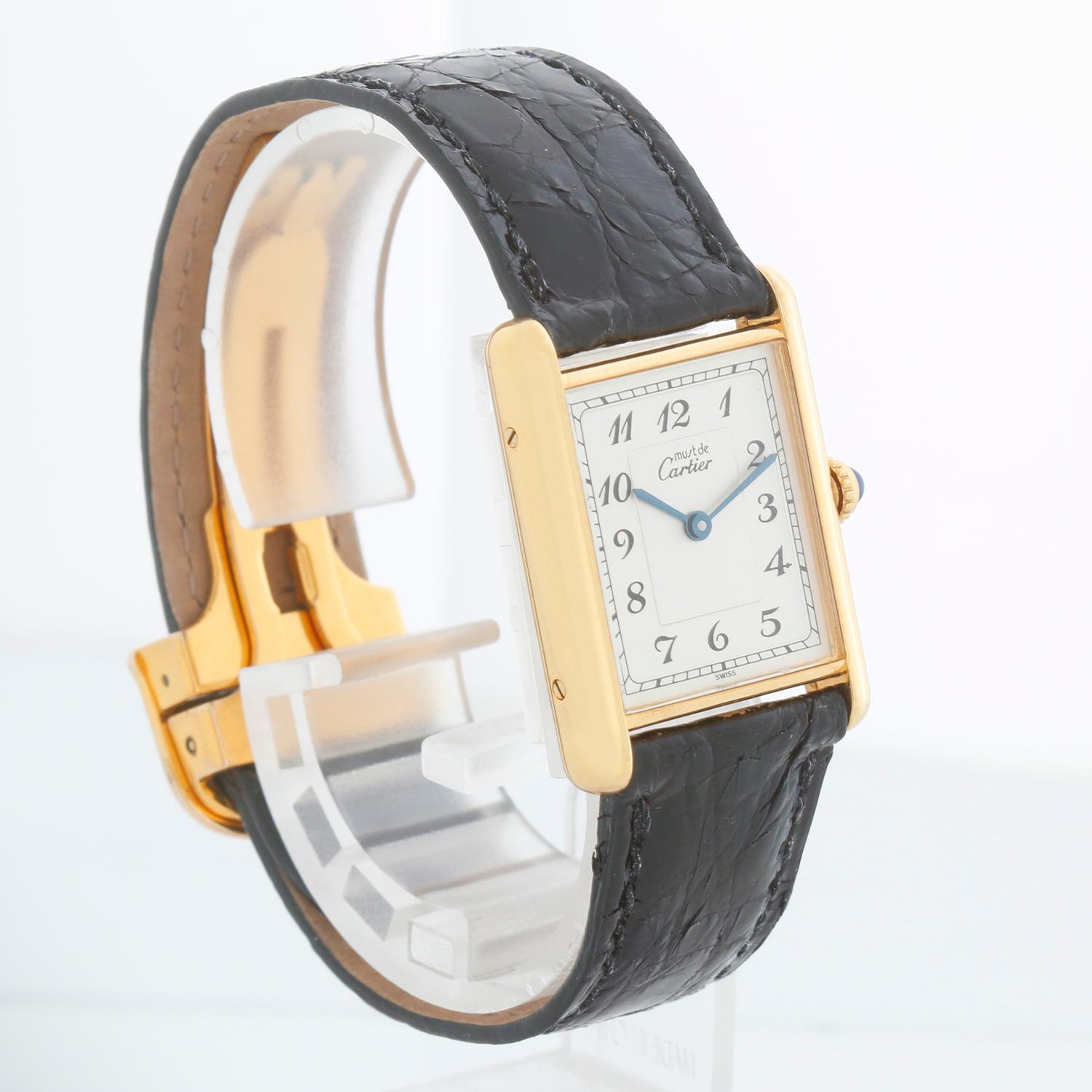 Reloj de señora Cartier Must de Tank Placa de oro 1615 en Excelente estado para la venta en Dallas, TX