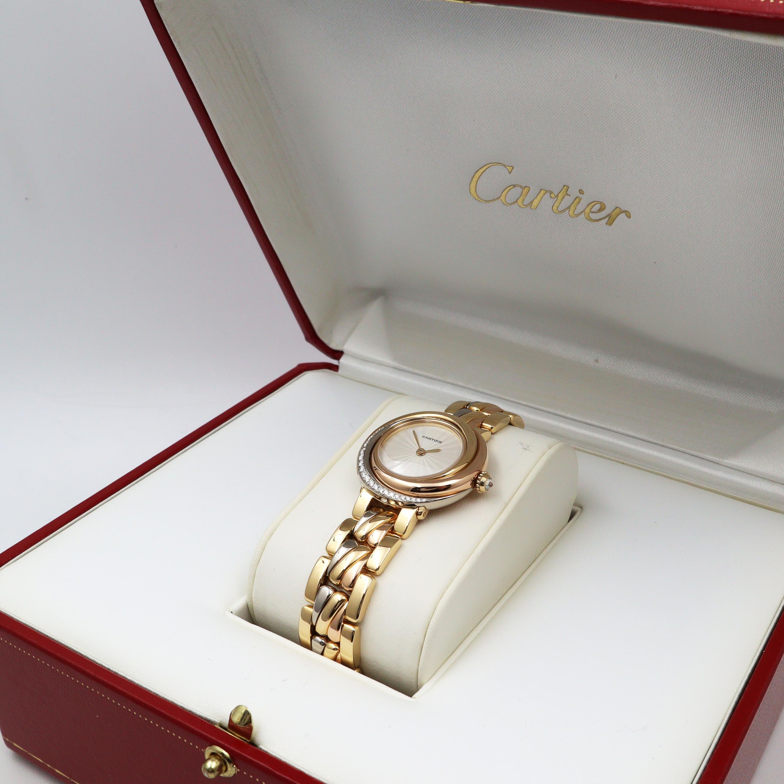 Cartier Montre Must De Trinity pour femme en or 18 carats avec cadran blanc et diamants et quartz 2357 Bon état - En vente à New York, NY