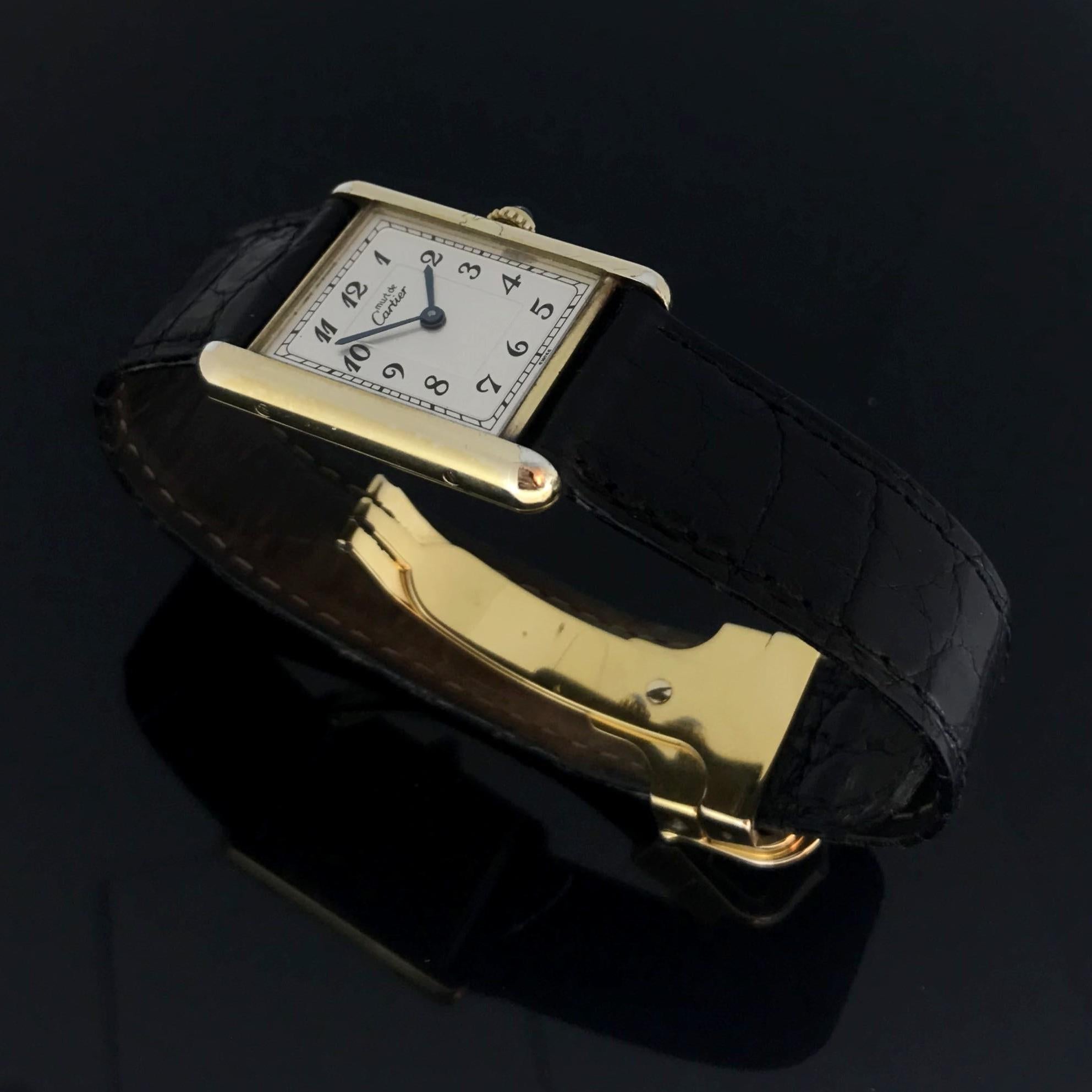 Cette Tank de Cartier est fabriquée en 
