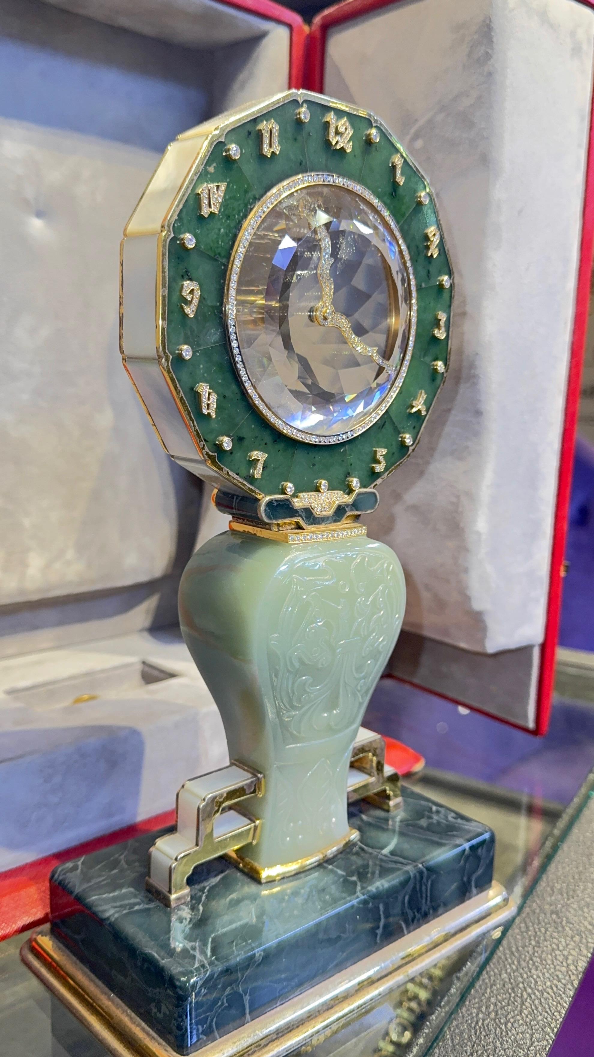 Horloge mystérieuse Cartier Excellent état - En vente à New York, NY