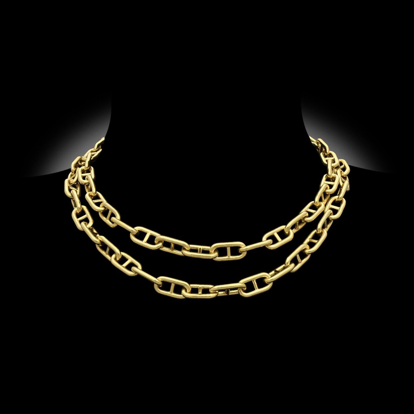 Eine goldene Anker-Gliederkette von Cartier, um 1970. Diese lange Kette besteht aus einer durchgehenden Länge von 32 Zoll mit gleichmäßig abgerundeten Ankergliedern aus 18 Karat Gelbgold.
18ct Gelbgold Gliederkette von Cartier c.1970s 32