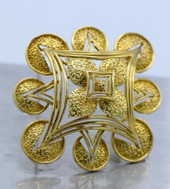 Cartier, New York Large 18 Karat Gold Pendant and Brooch
