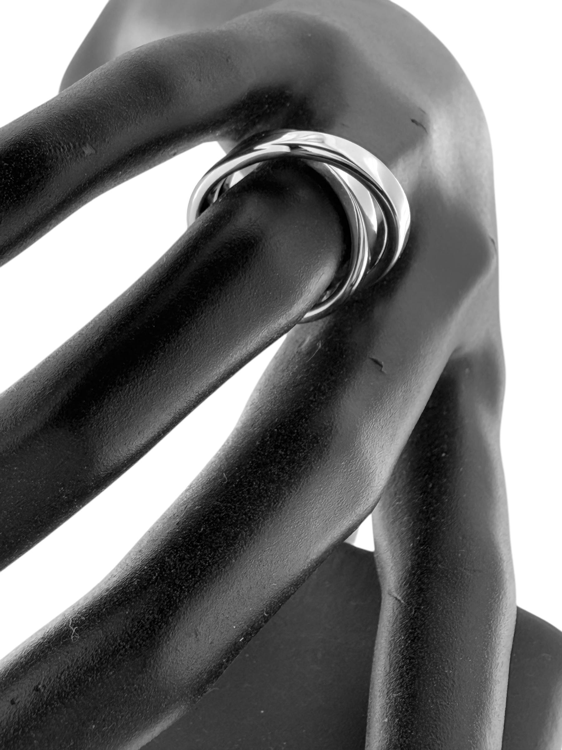 Cartier Nouvelle Vague Anello a fascia incrociata in oro bianco in vendita 4