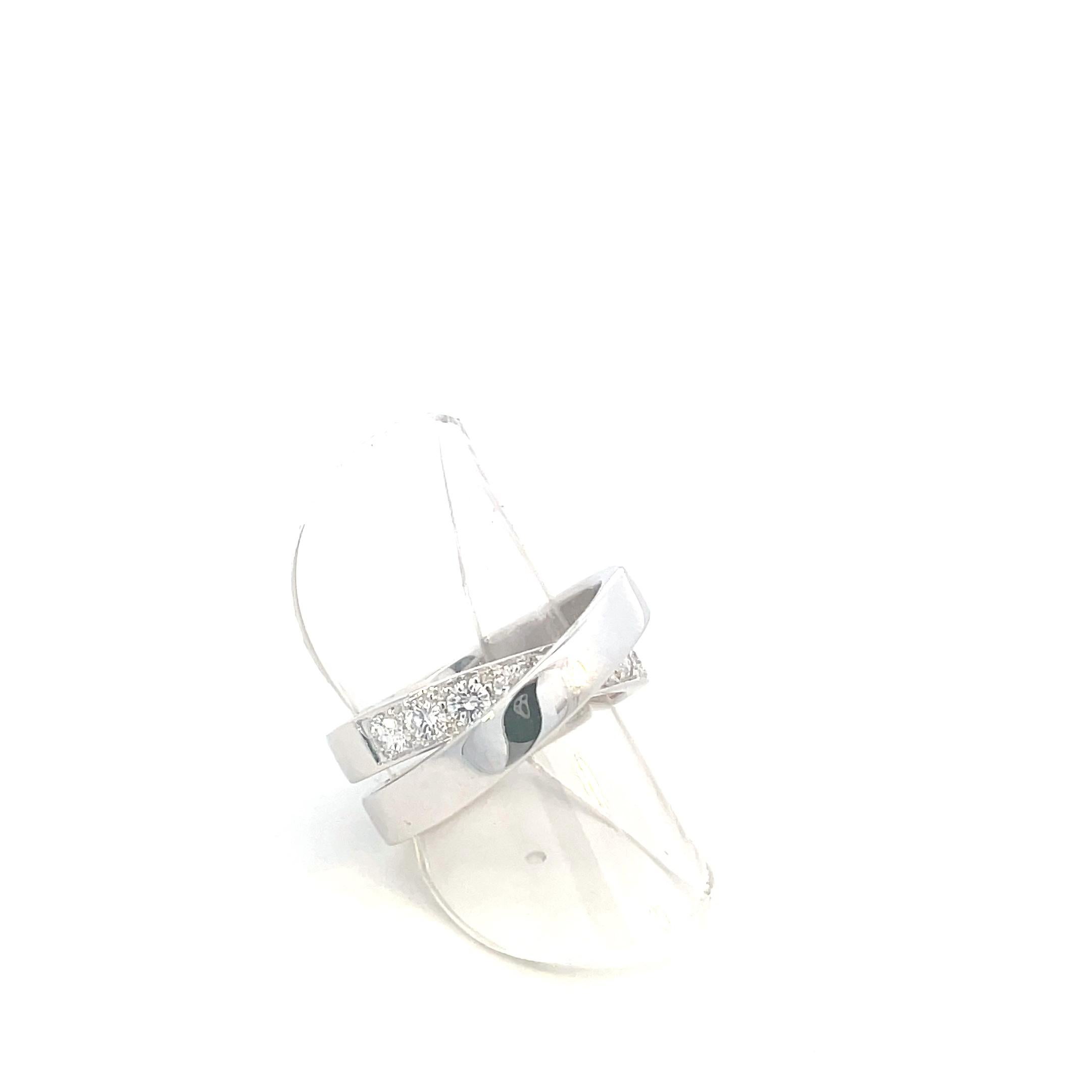 Round Cut Cartier Nouvelle Vague Crossover Diamond Ring 18kt and 1.10 Carats in Diamonds For Sale