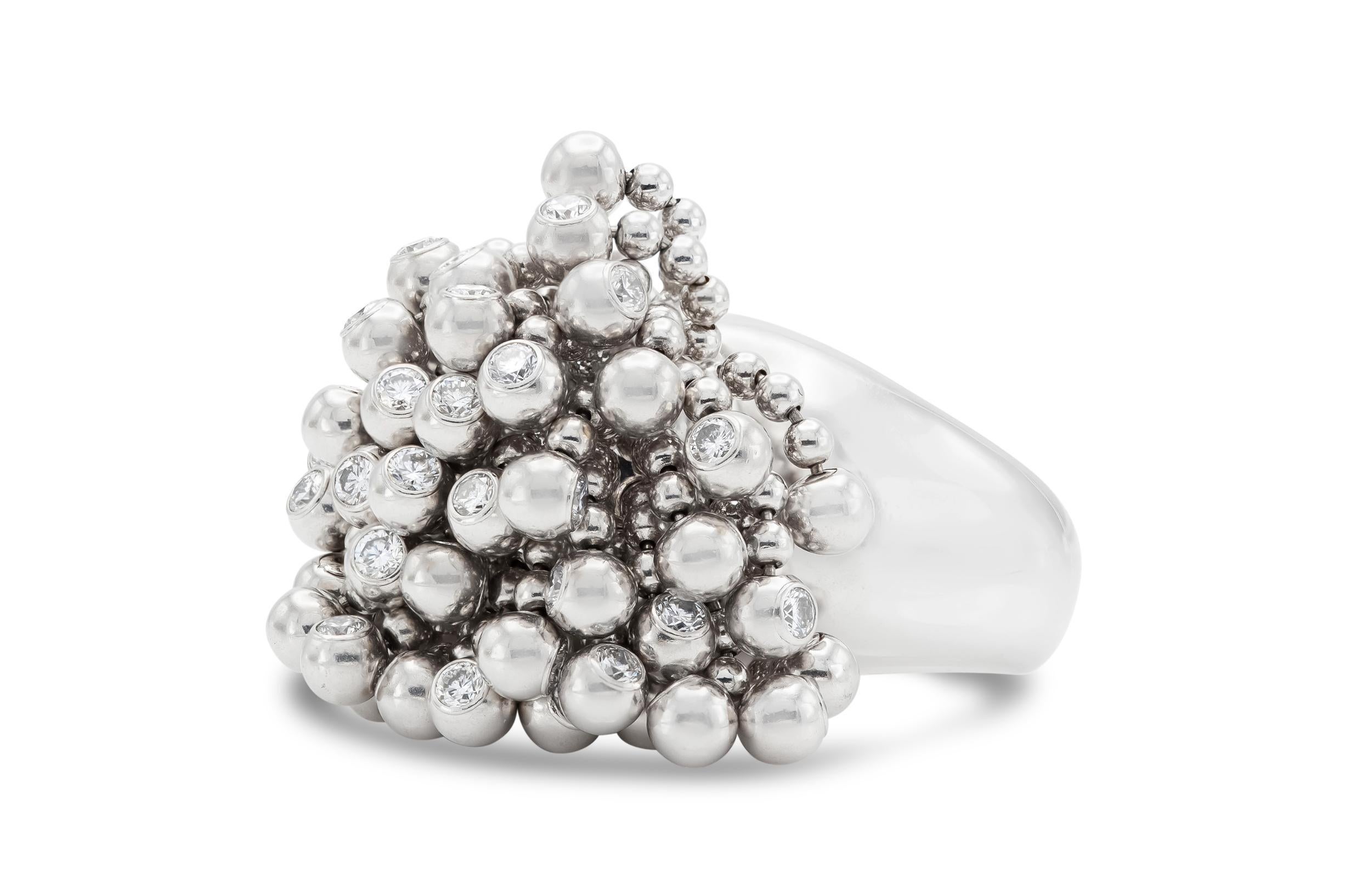 Taglio rotondo Anello Cartier Nouvelle Vague Perruque con diamanti in vendita