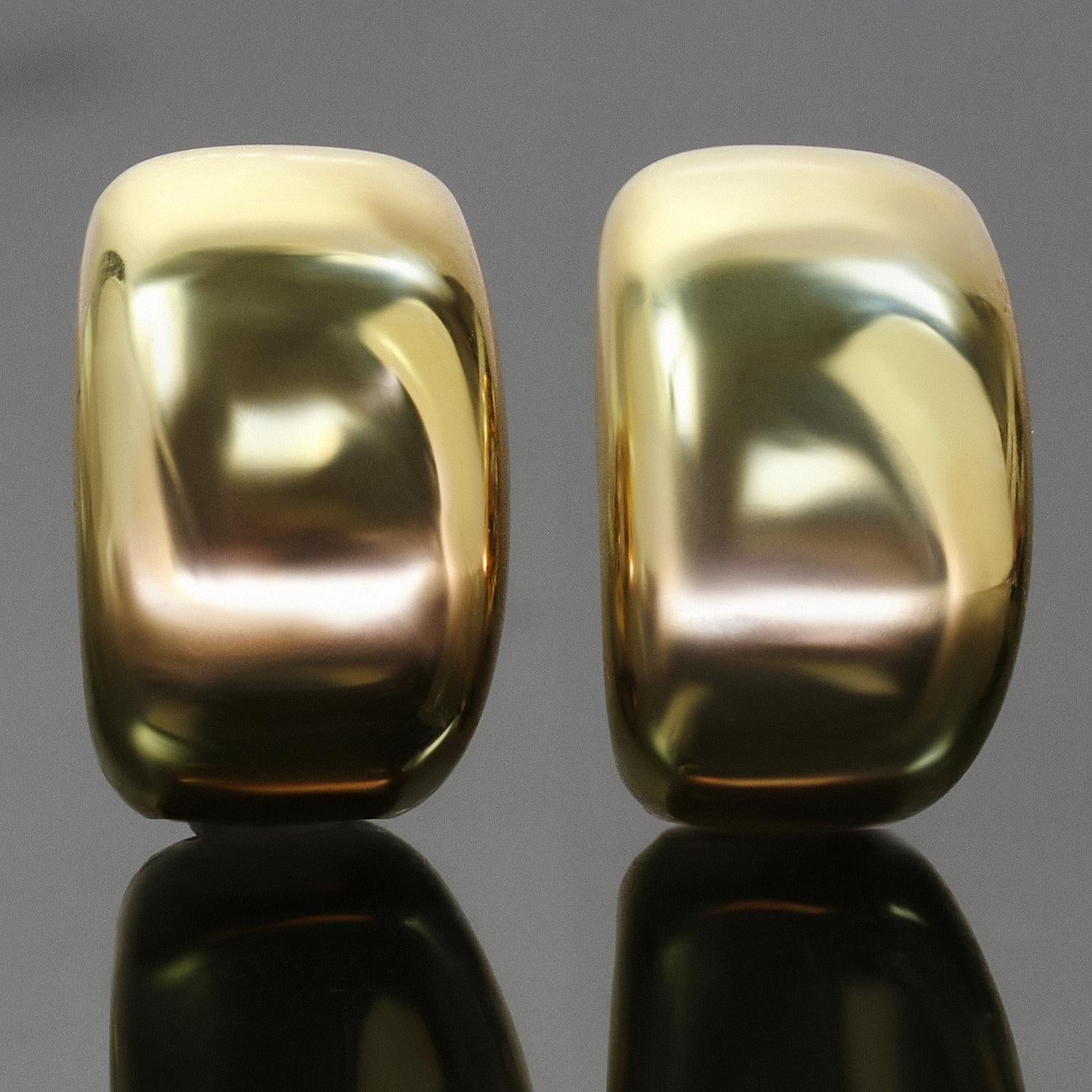 Diese klassischen Cartier-Ohrringe aus der zeitlosen Kollektion Nouvelle Vague sind aus 18 Karat Gelbgold gefertigt. Hergestellt in Frankreich in den 1990er Jahren. Abmessungen: 11 mm (0,43