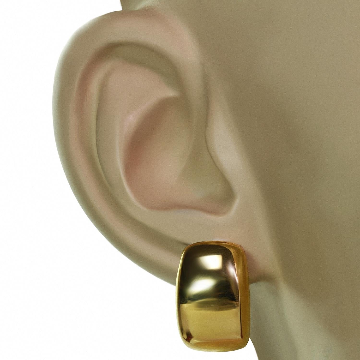 Cartier Nouvelle Vague Yellow Gold Earrings In Excellent Condition For Sale In New York, NY