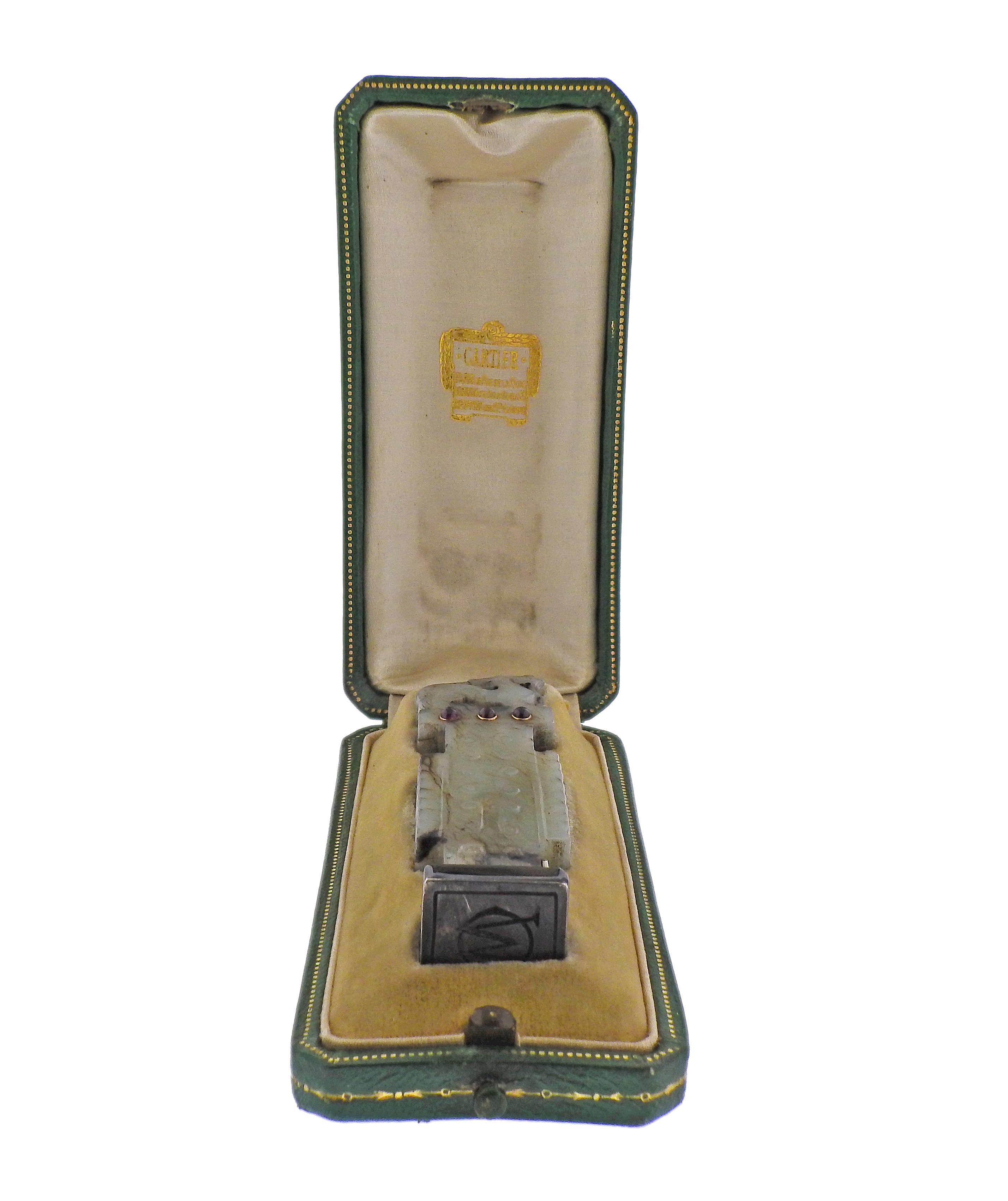 Cartier Figurine de sceau en cire unique en son genre Art Déco des années 1920 en jade sculpté, rubis et diamants État moyen - En vente à New York, NY