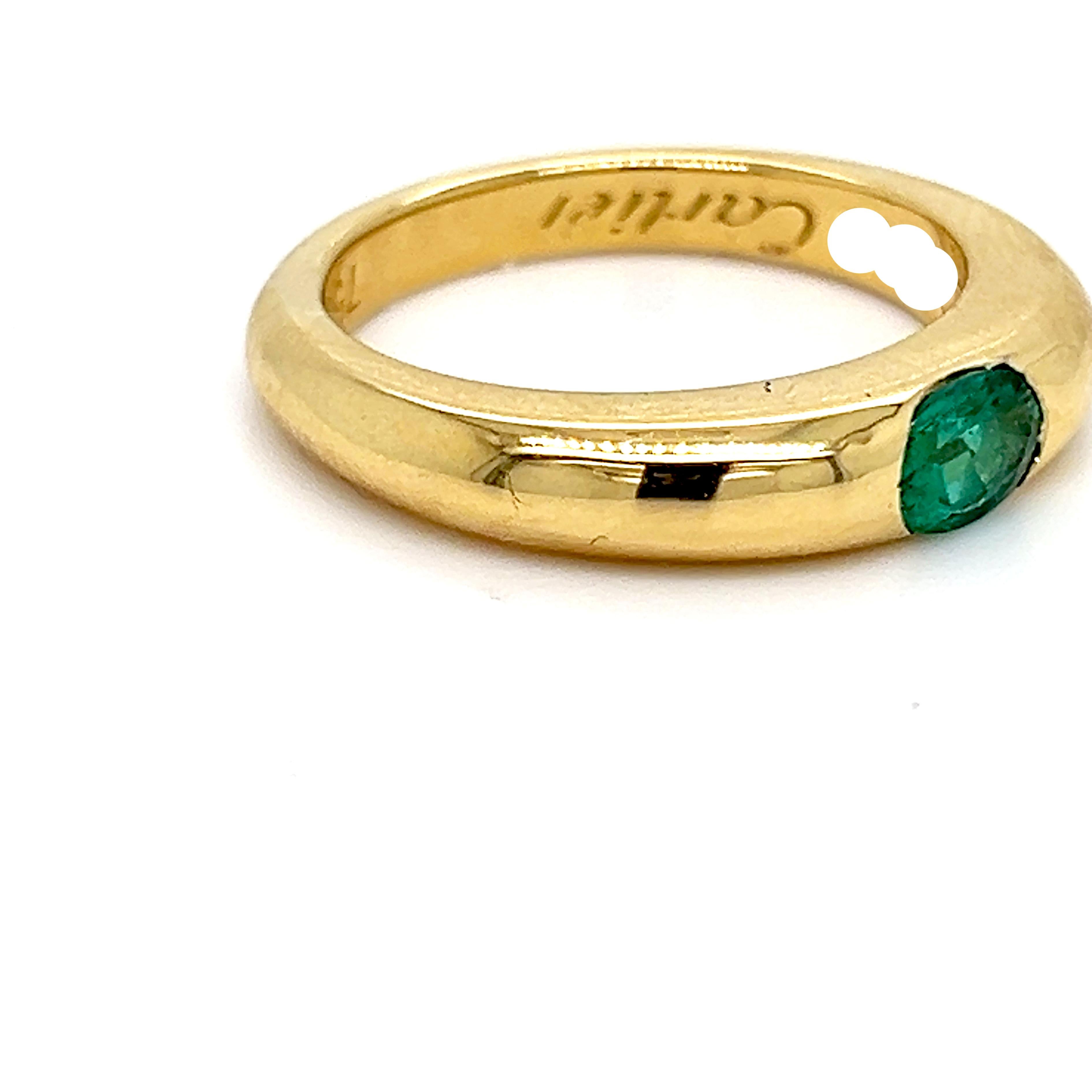 Oval Cut Cartier Original 1992 Oval Emerald 18 Karat Yellow Gold Ellipse Ring For Sale