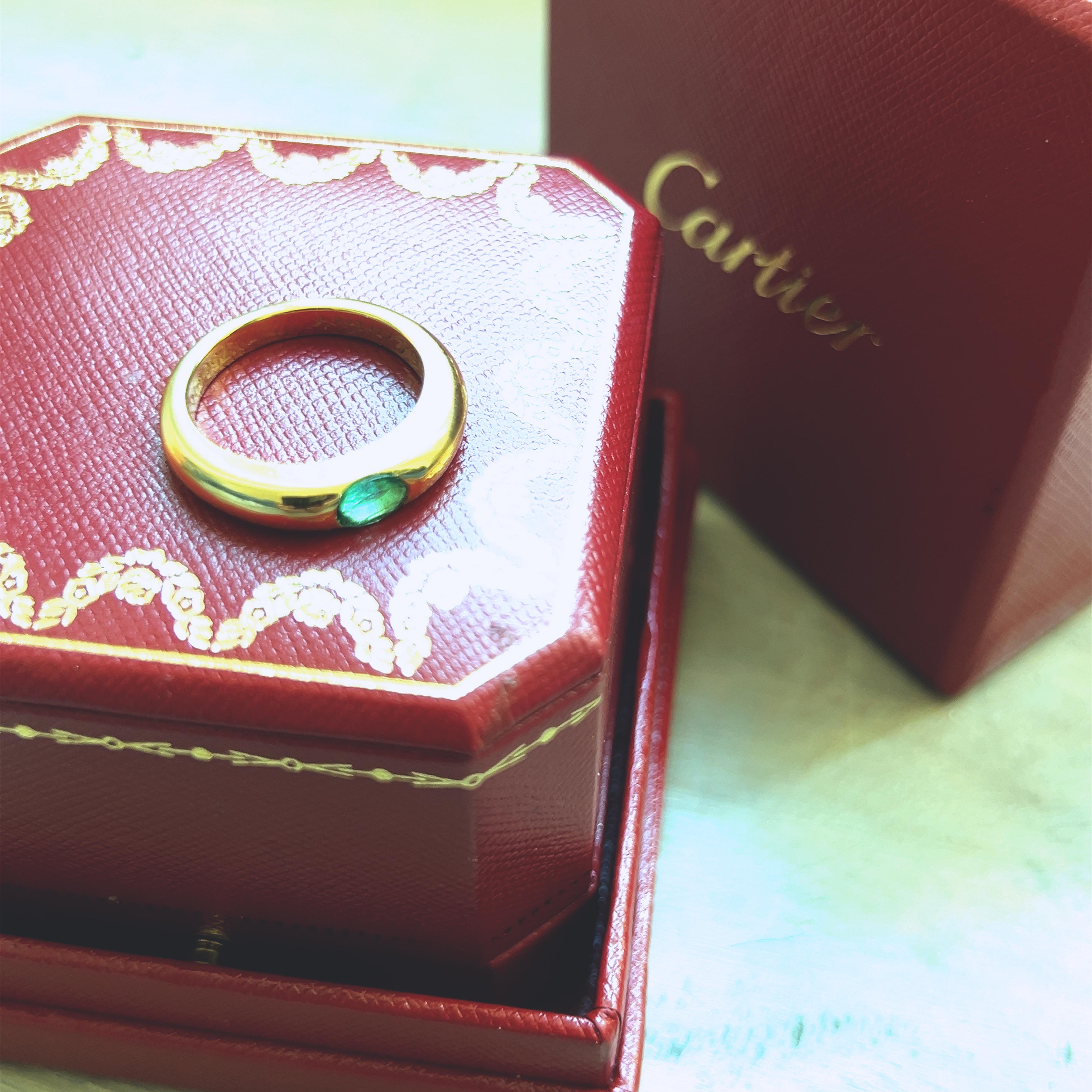 Cartier Original 1992 Oval Emerald 18 Karat Yellow Gold Ellipse Ring For Sale 2