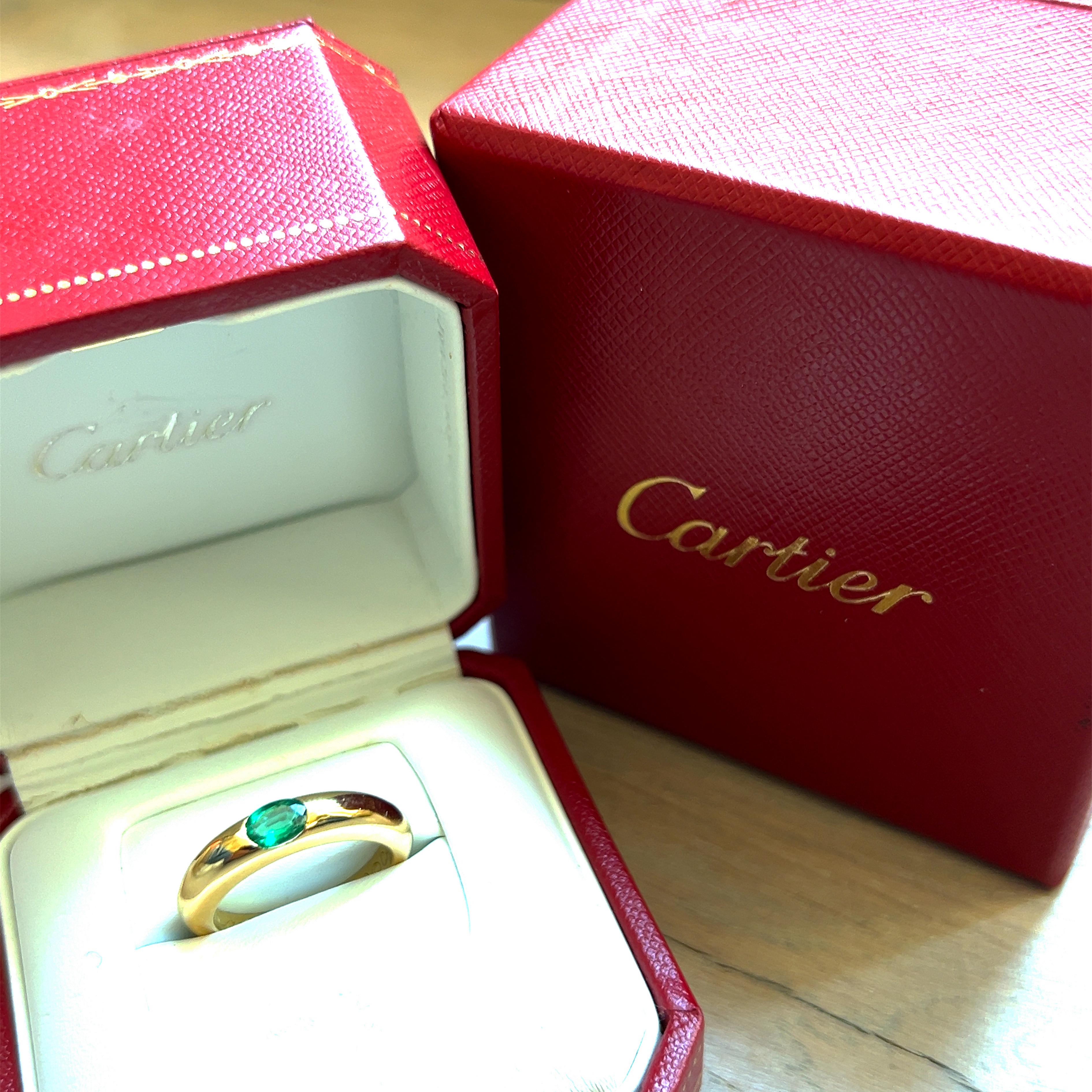 Cartier Original 1992 Oval Emerald 18 Karat Yellow Gold Ellipse Ring For Sale 3