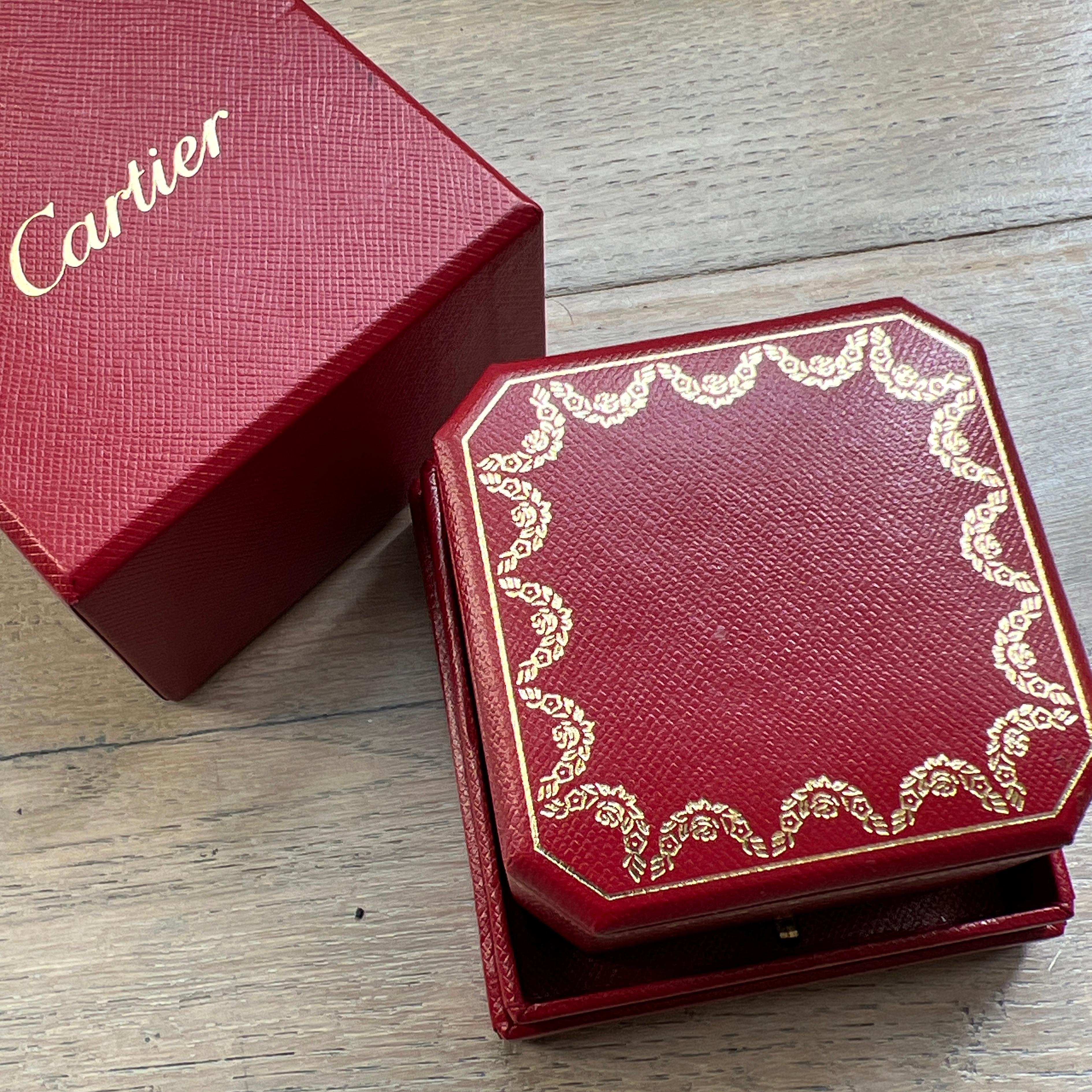 Cartier Original 1992 Anillo Elipse de Rubí Ovalado de Oro Amarillo de 18 Kilates 7