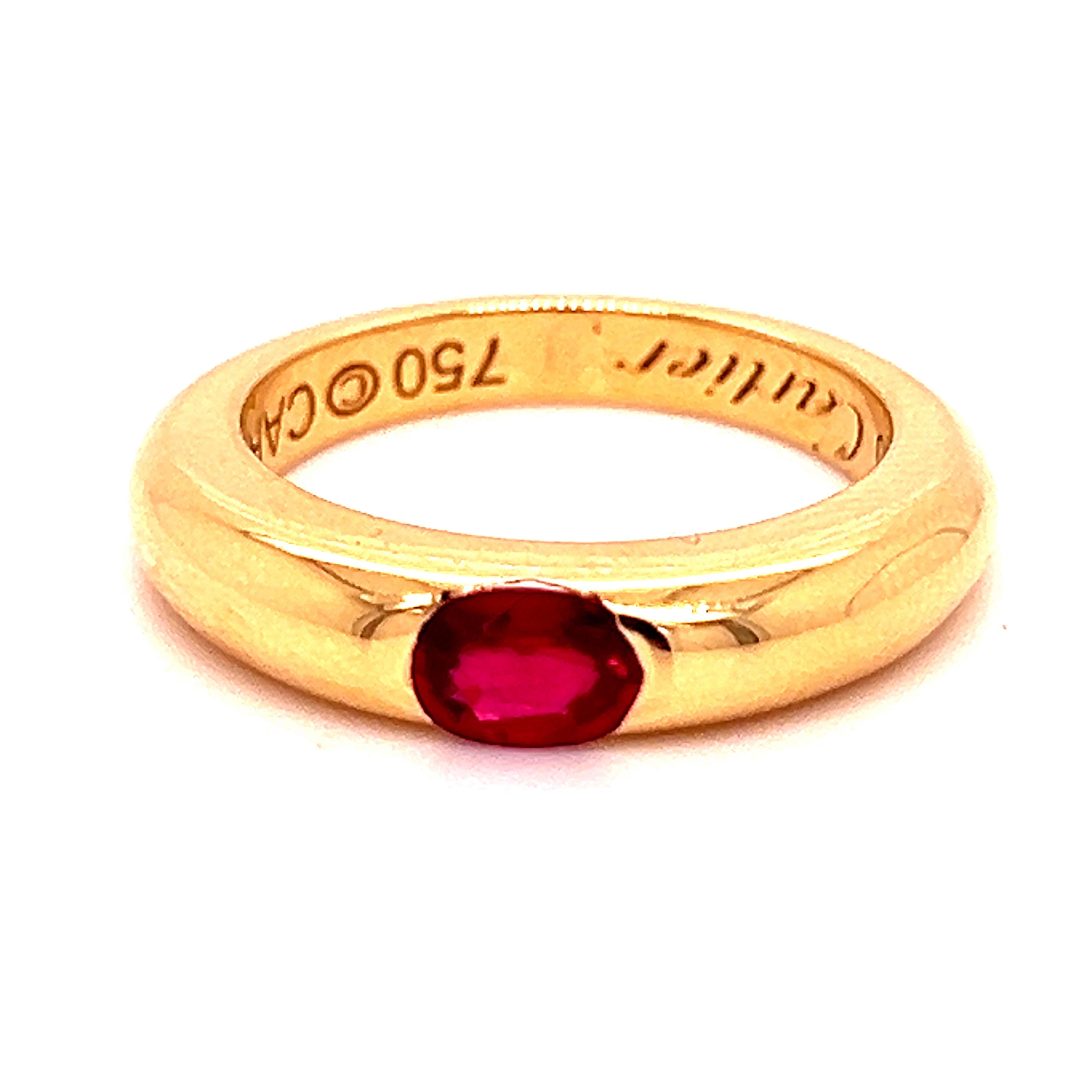 Taille ovale Cartier, bague Ellipse originale de 1992 en or jaune 18 carats et rubis ovale en vente