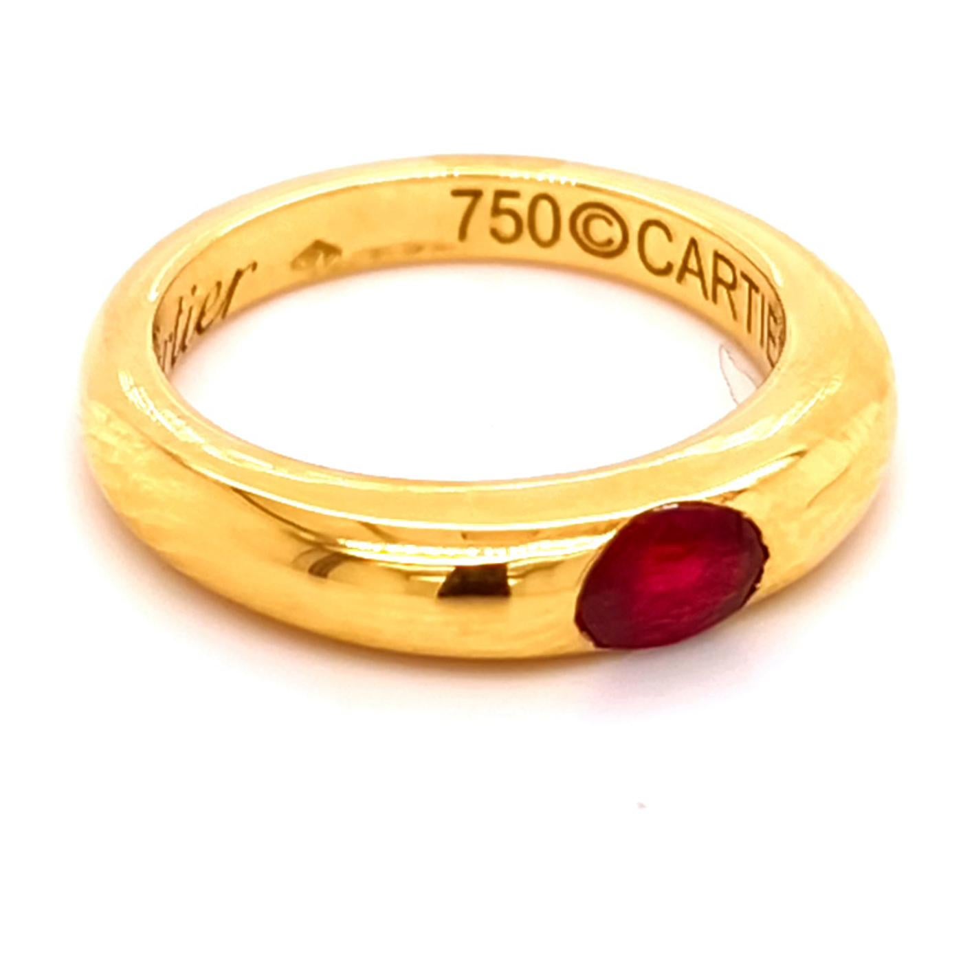 Cartier Original 1992 Anillo Elipse de Rubí Ovalado de Oro Amarillo de 18 Kilates Corte oval